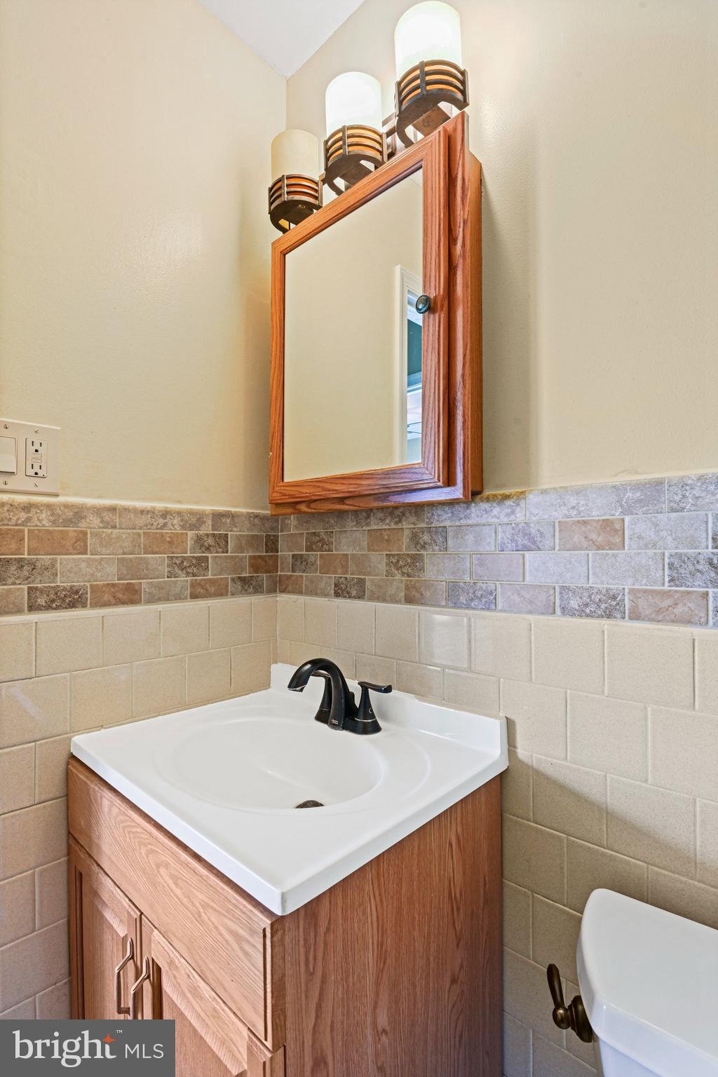 ANNANDALE GARDENS - Residential Lease