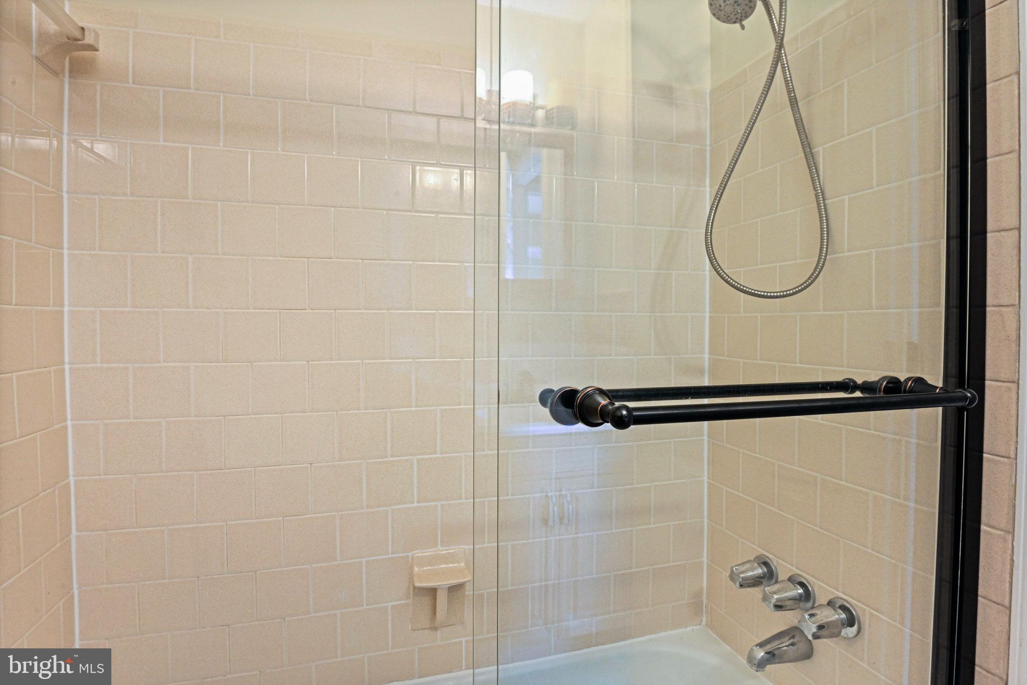 ANNANDALE GARDENS - Residential Lease