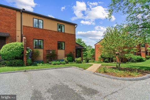 16 LACOSTA COURT TOWSON MD 21204