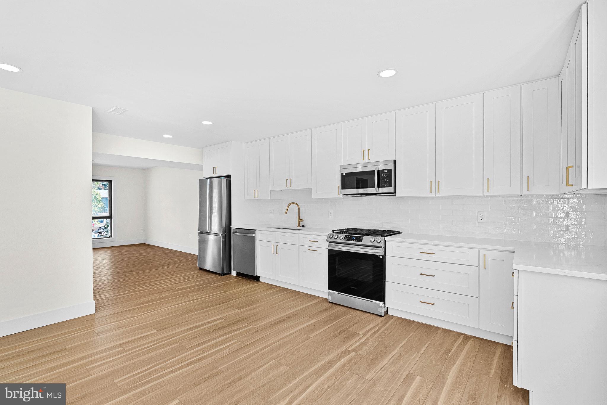 SUGARLAND - Residential