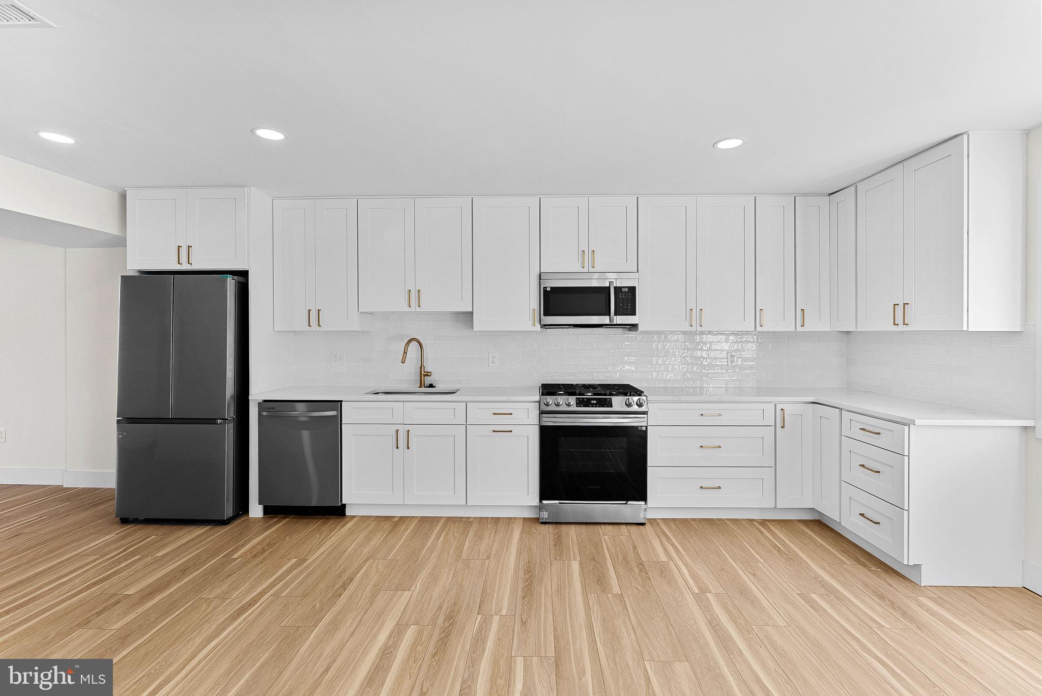 SUGARLAND - Residential