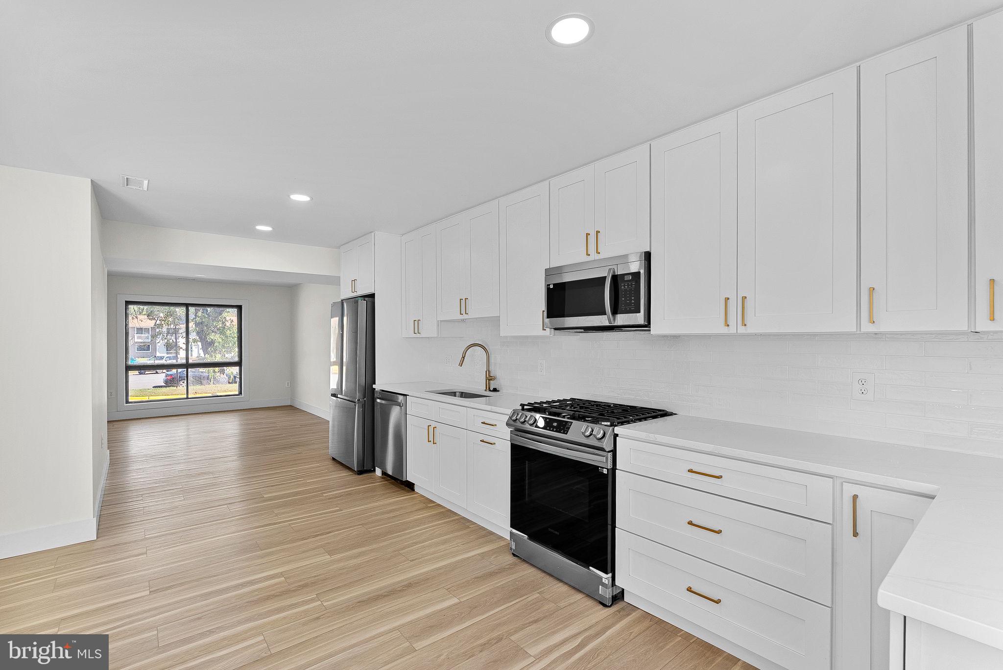 SUGARLAND - Residential