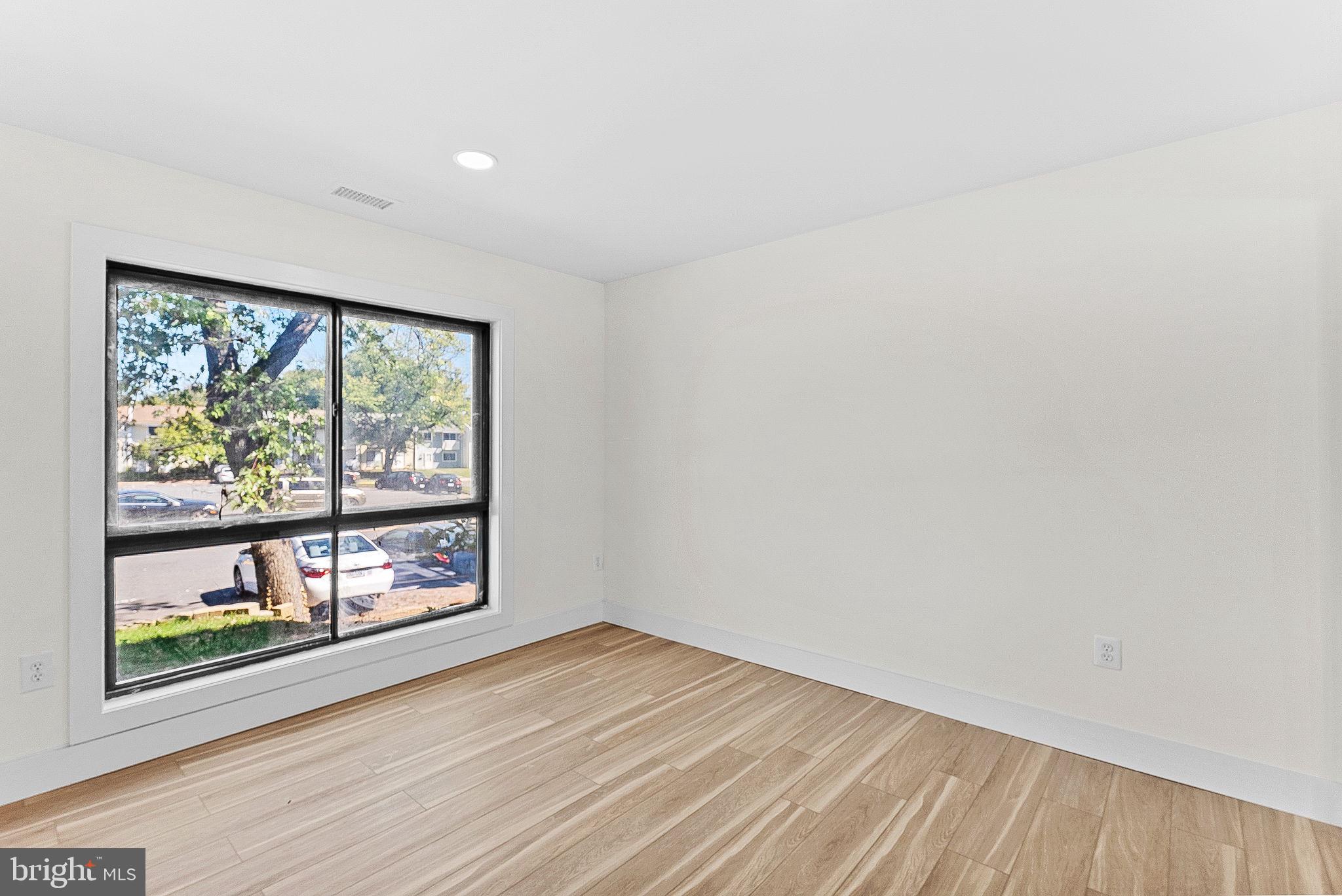 SUGARLAND - Residential