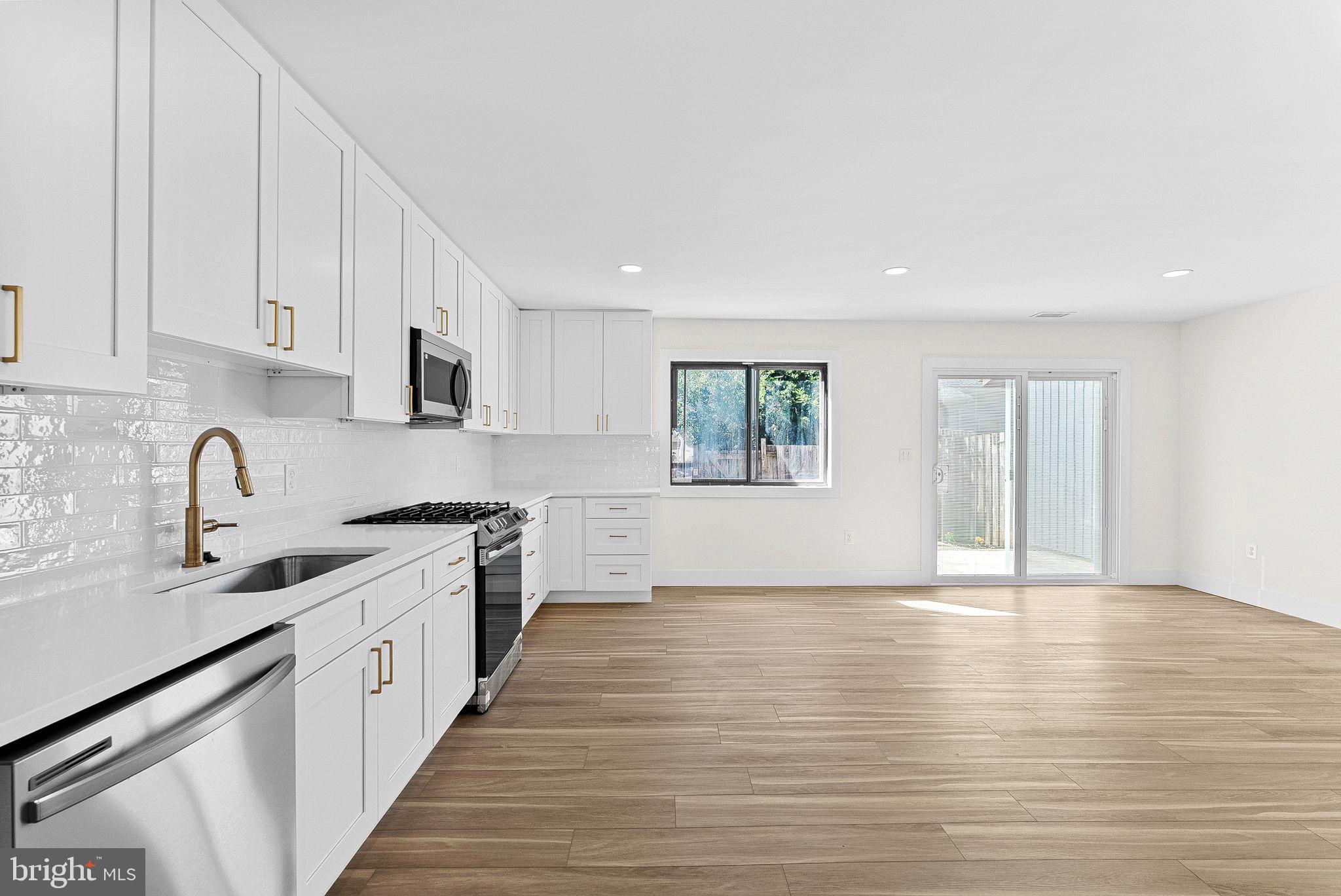 SUGARLAND - Residential