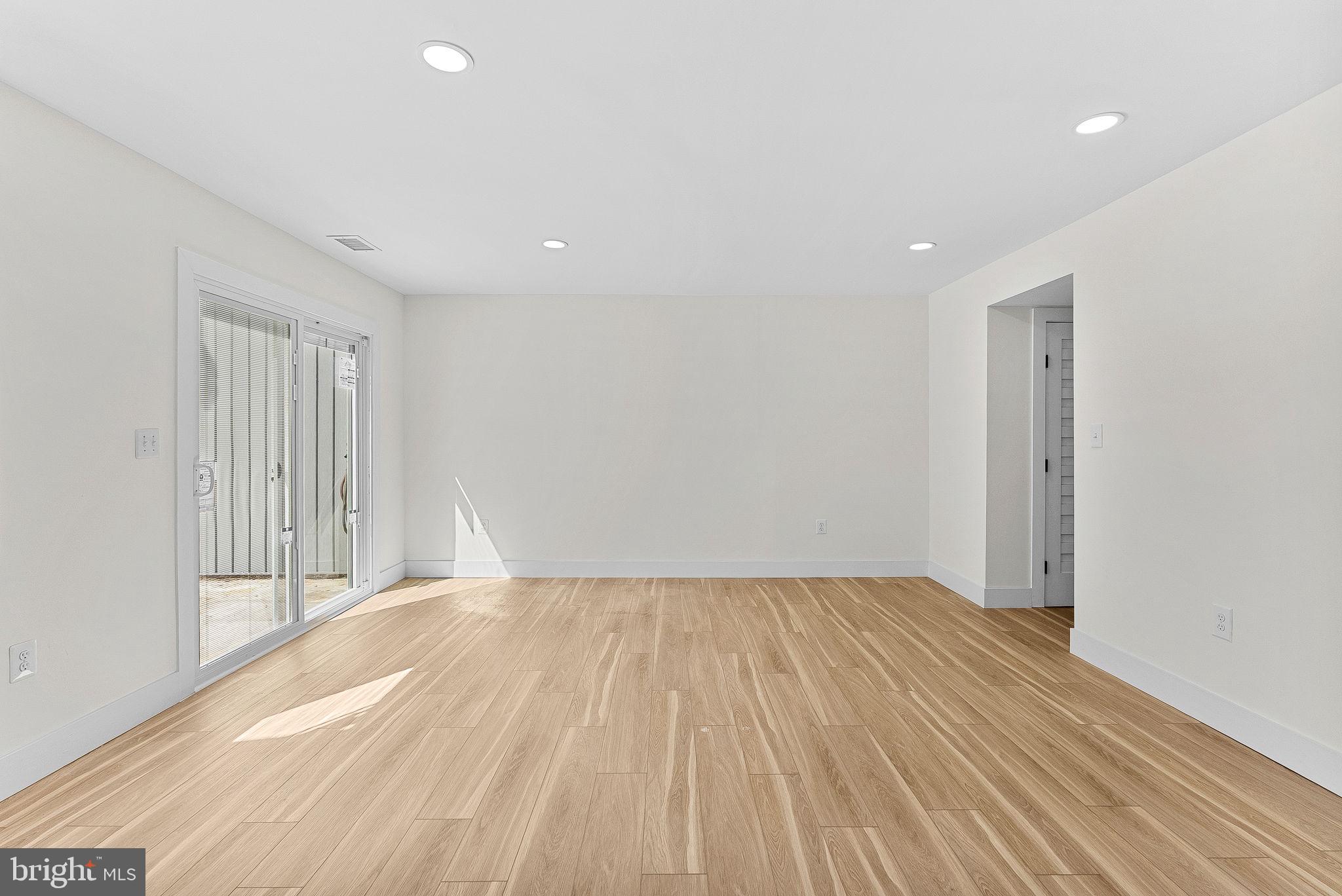 SUGARLAND - Residential