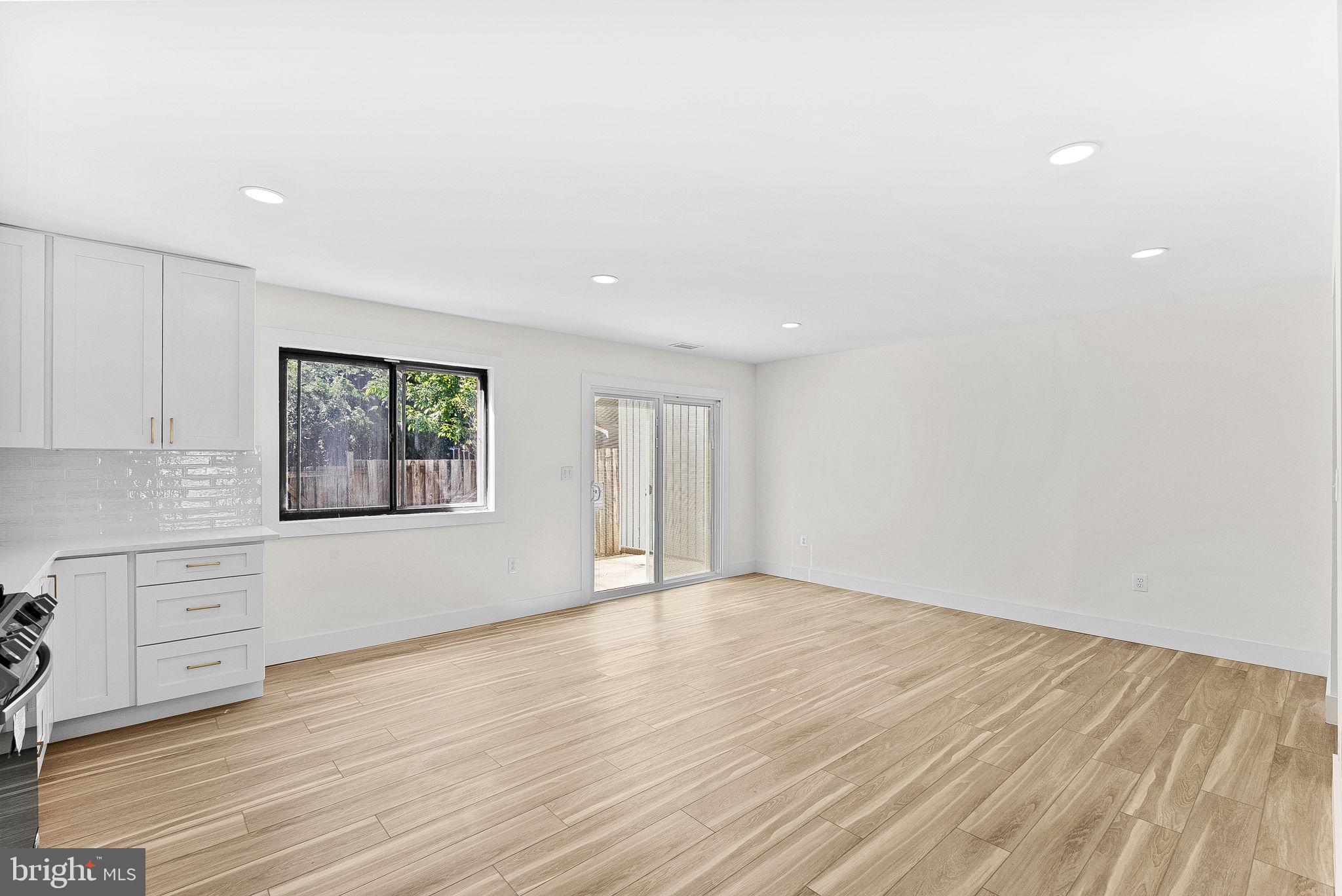 SUGARLAND - Residential