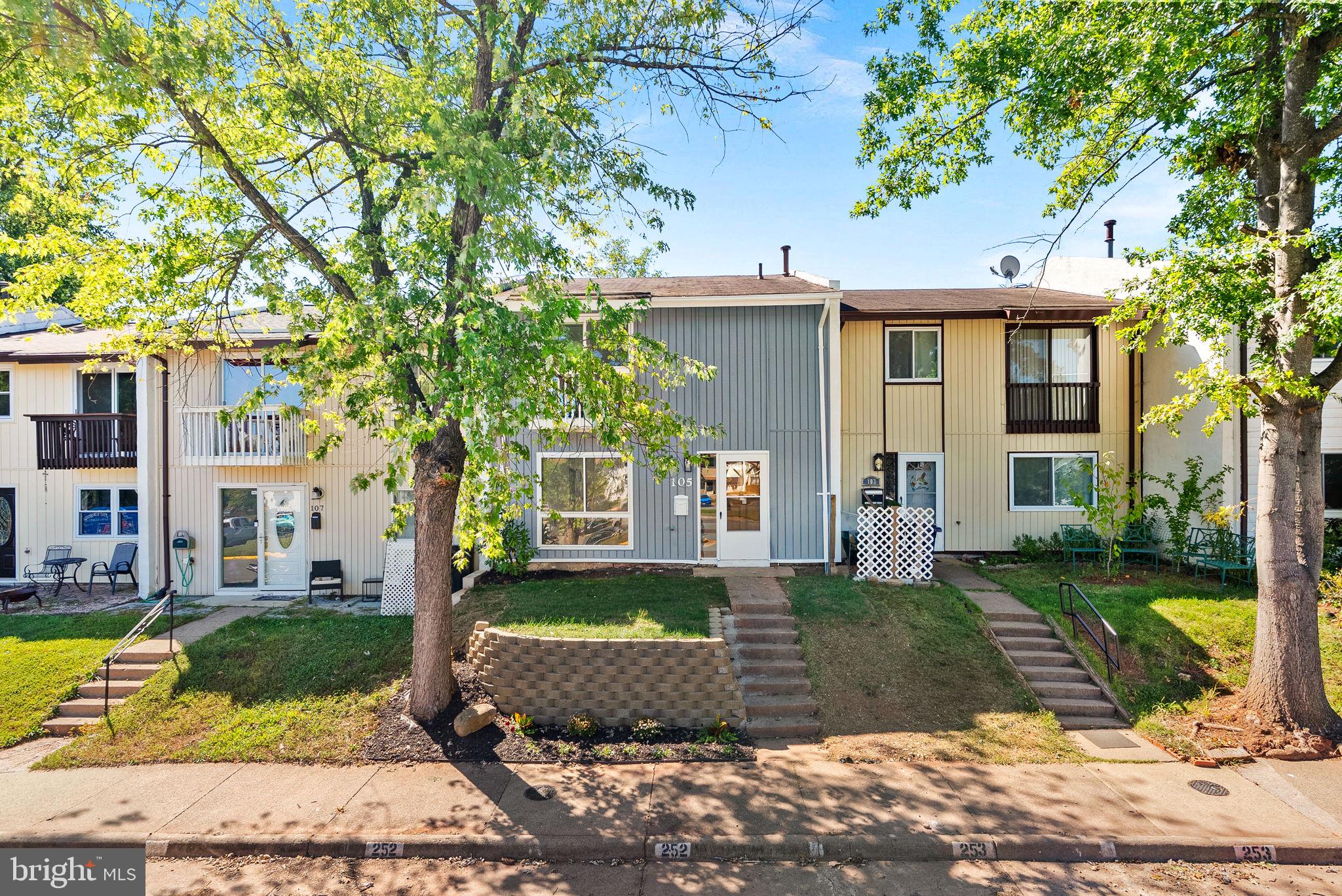 105 WOODGATE COURT