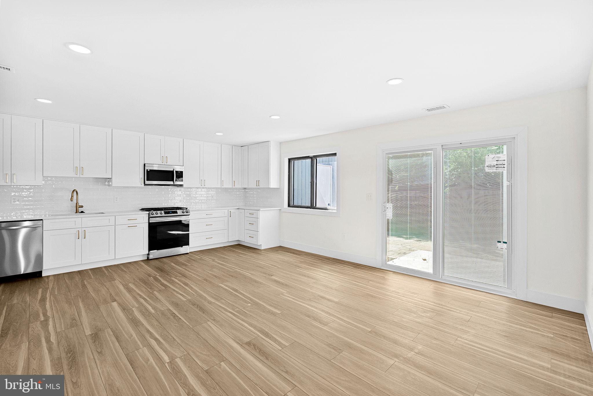 SUGARLAND - Residential