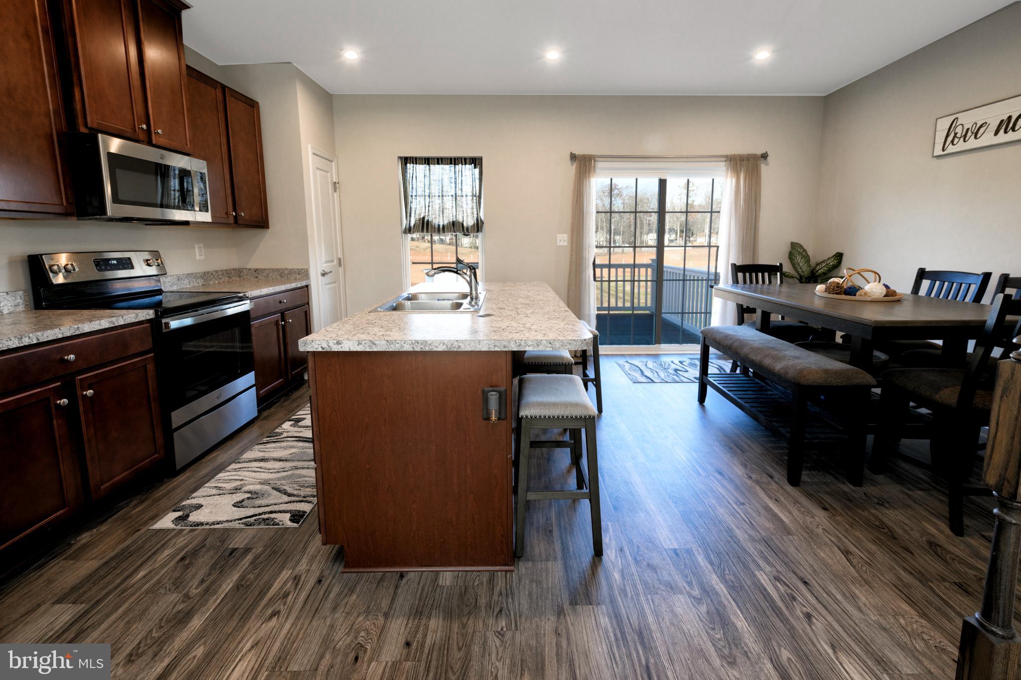 WILDERNESS SHORES - Residential