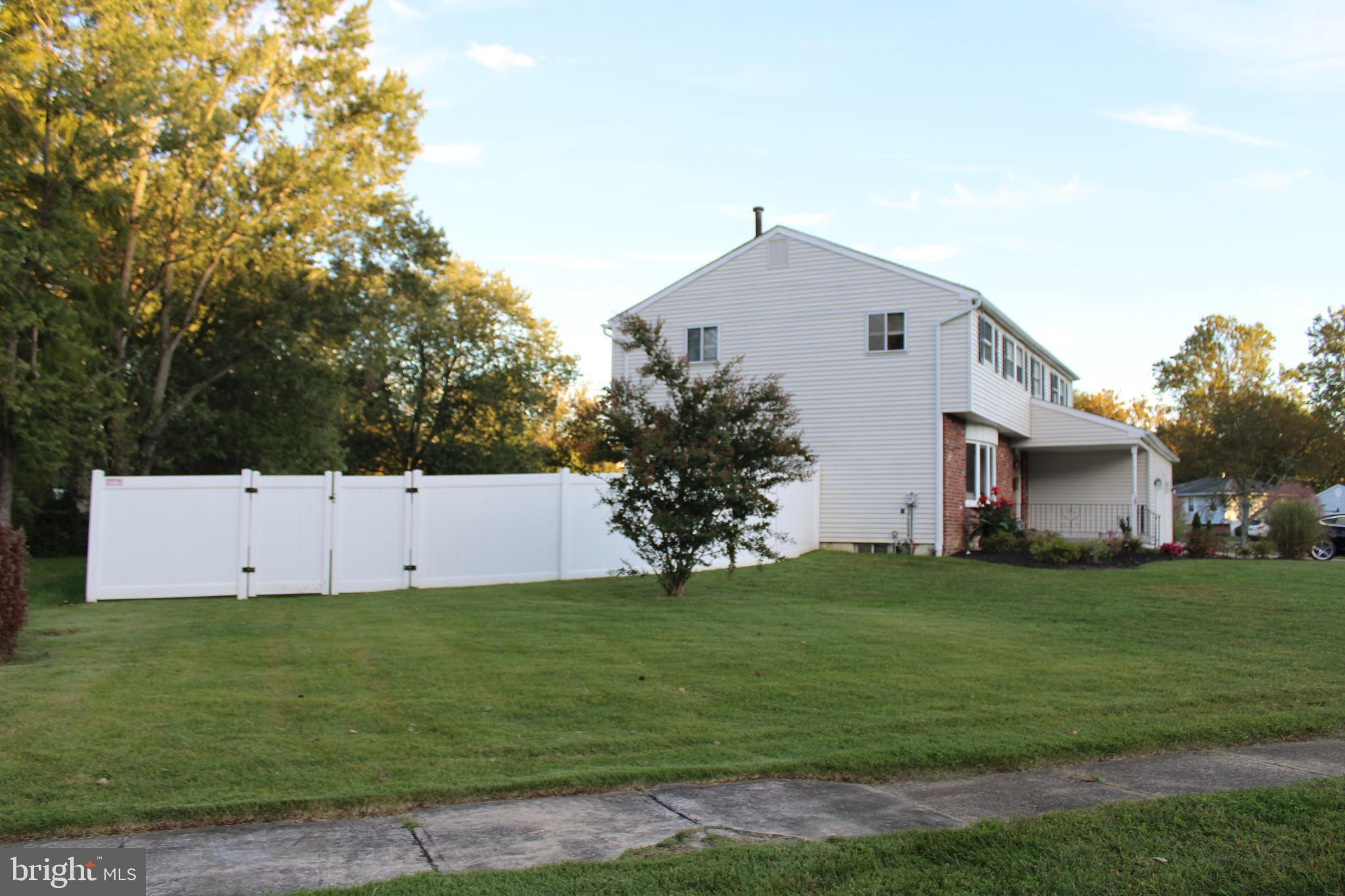 9 HAMPSHIRE AVENUE