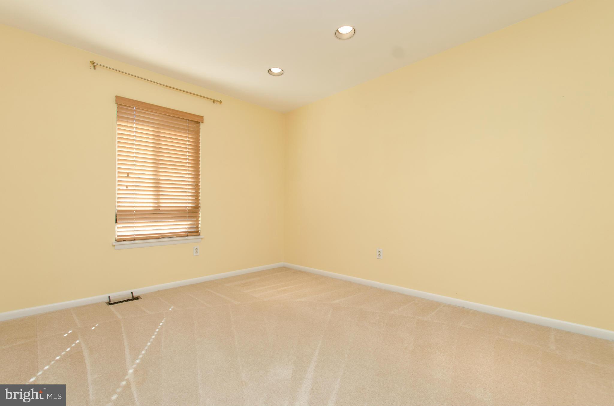 ROLAND SPRINGS - Residential