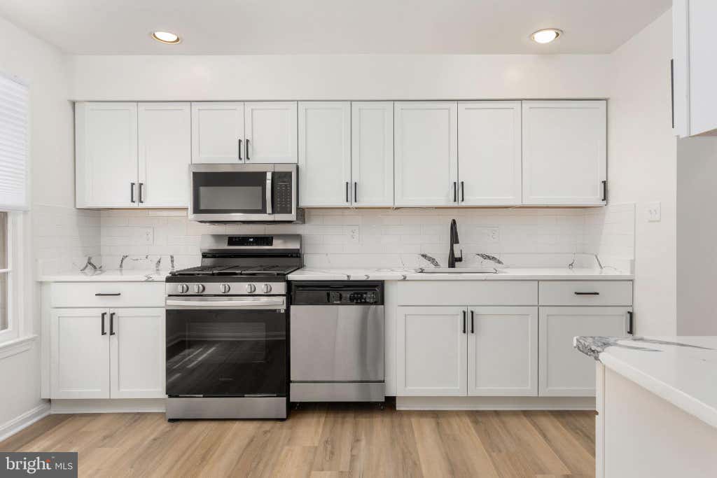 Photo of 4215 Sleepy Lake Drive, FAIRFAX, VA 22033 (MLS # VAFX2332360)