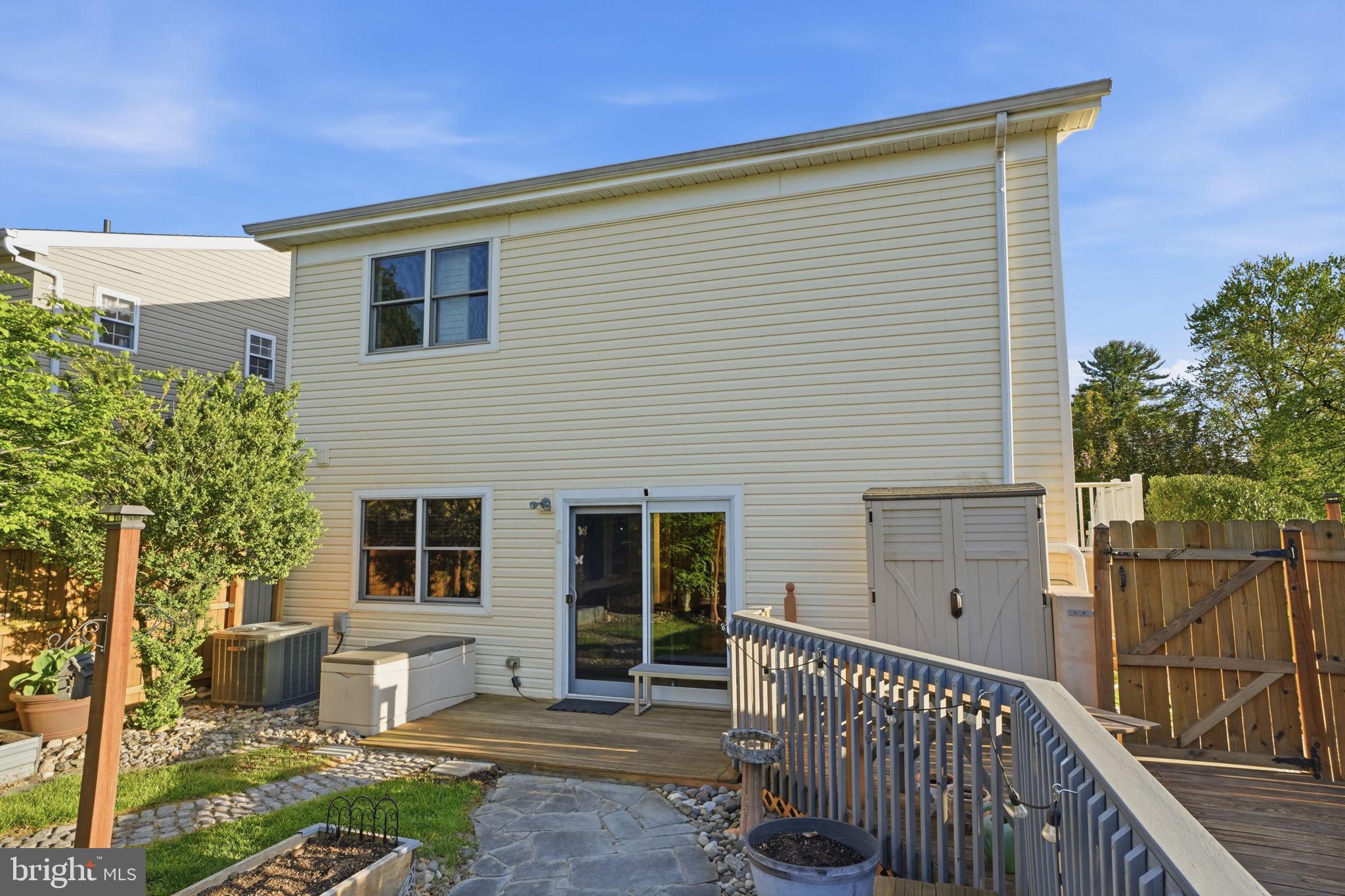 NEWTOWN CROSSING - Residential