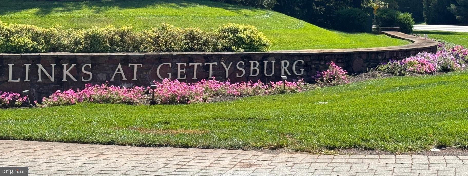 Ready-to-build lot for sale in the Courtyards Community of The Links at Gettysburg! You’ll love the resort-style living featuring an award-winning golf course, club house, fitness center with locker rooms, outdoor swimming pool, hot tub, basketball and tennis courts, walking trails, playground, community events and more! Monthly HOA includes landscaping, lawn mowing, snow removal, sewer, and trash removal. Conveniently located close to historic downtown Gettysburg, PA/MD line, and commuter routes. Stop by to check it out and plan your dream home today!