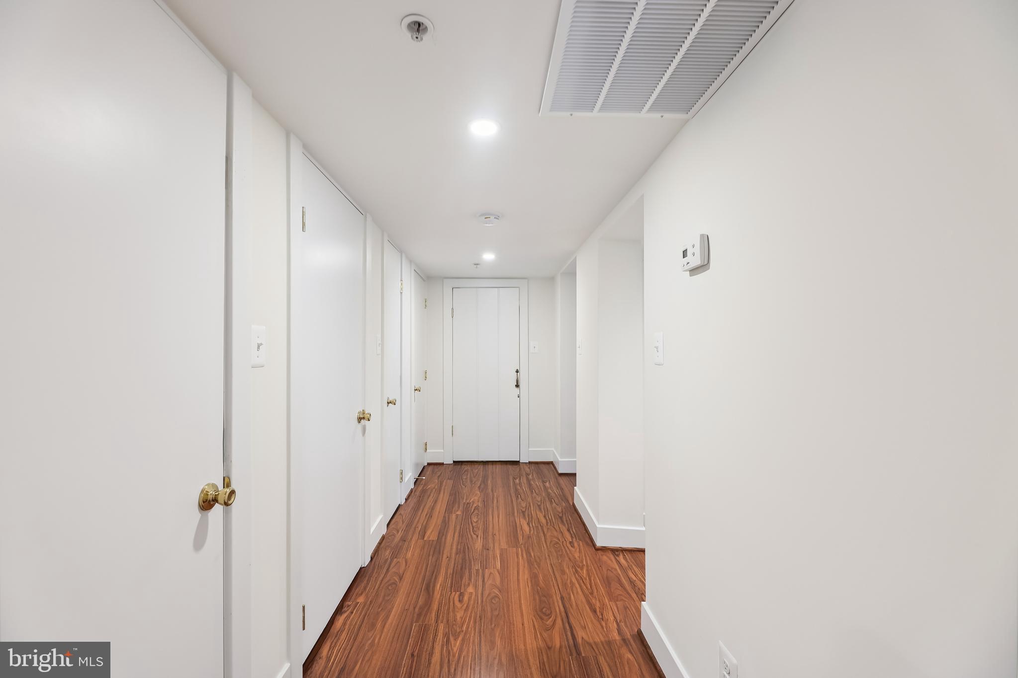 ROSSLYN - Residential Lease