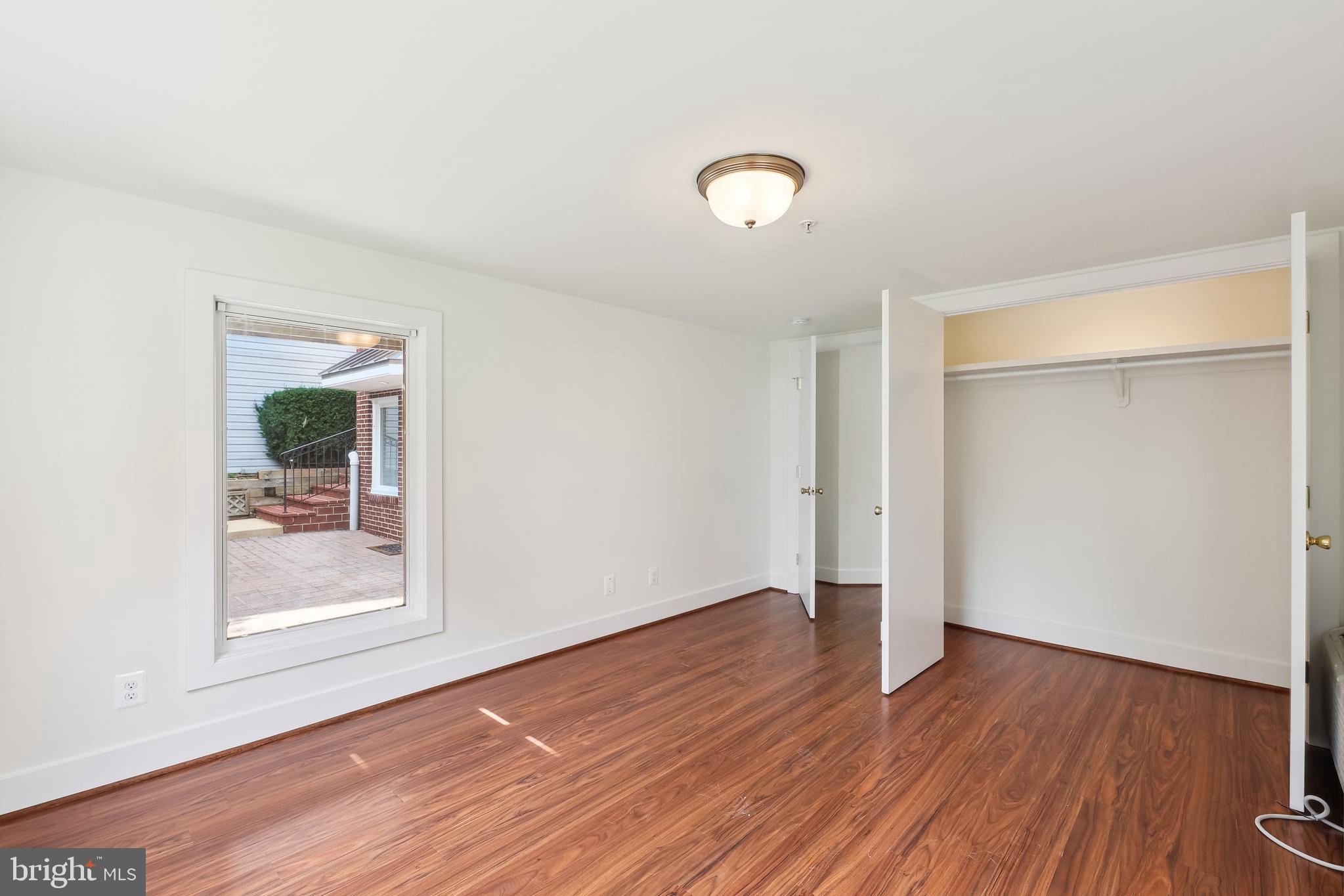 ROSSLYN - Residential Lease