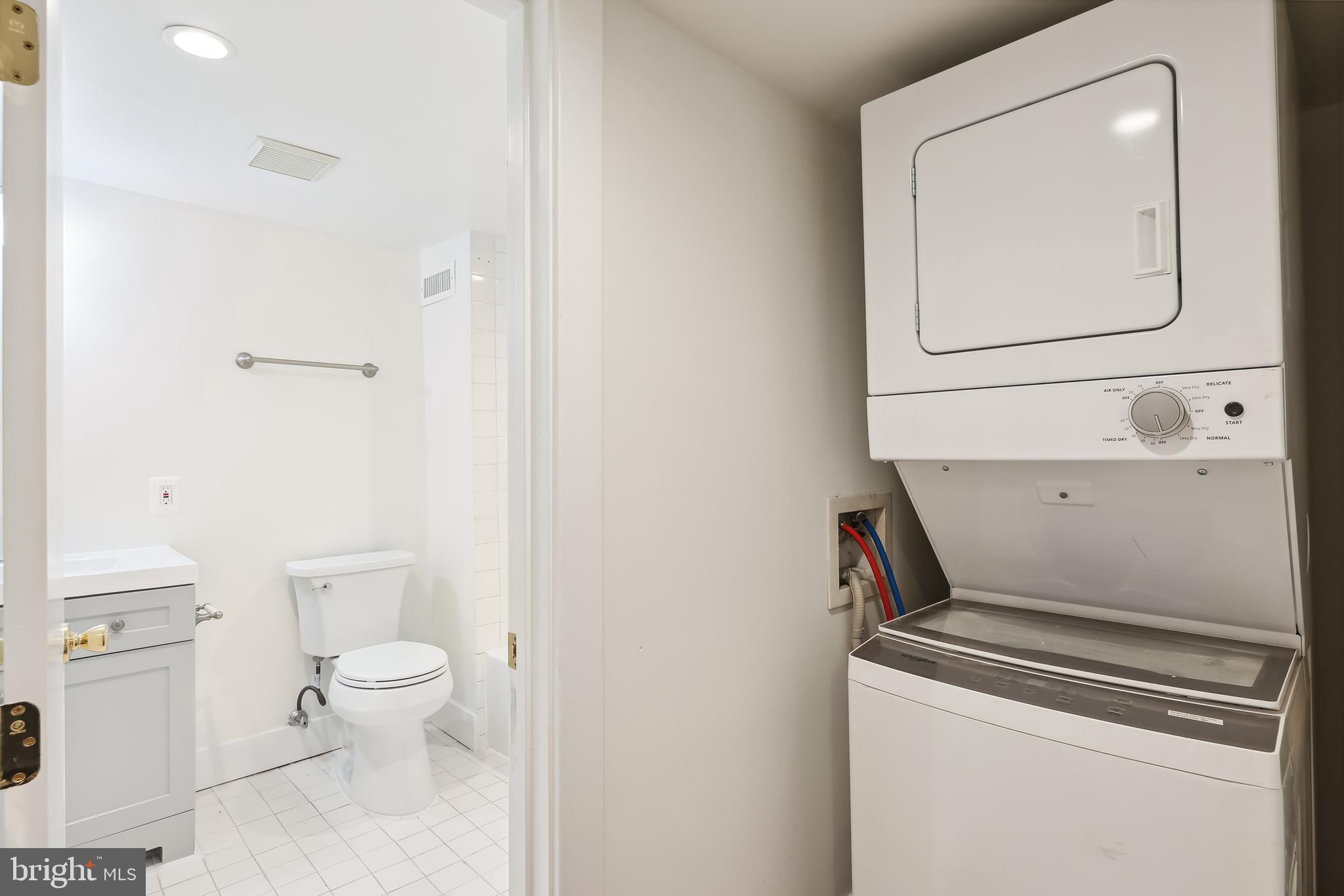 ROSSLYN - Residential Lease