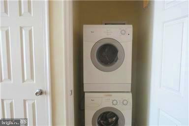 COBBLESTONE SQUARE - Residential