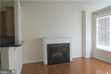 COBBLESTONE SQUARE - Residential