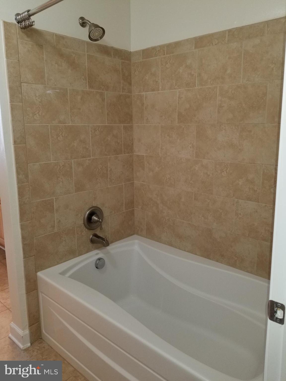 COBBLESTONE SQUARE - Residential