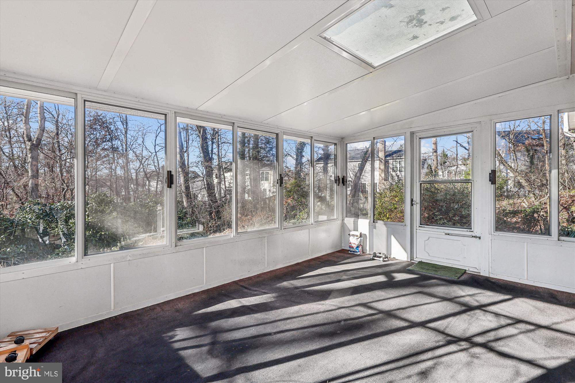 STONEYBROOKE - Residential