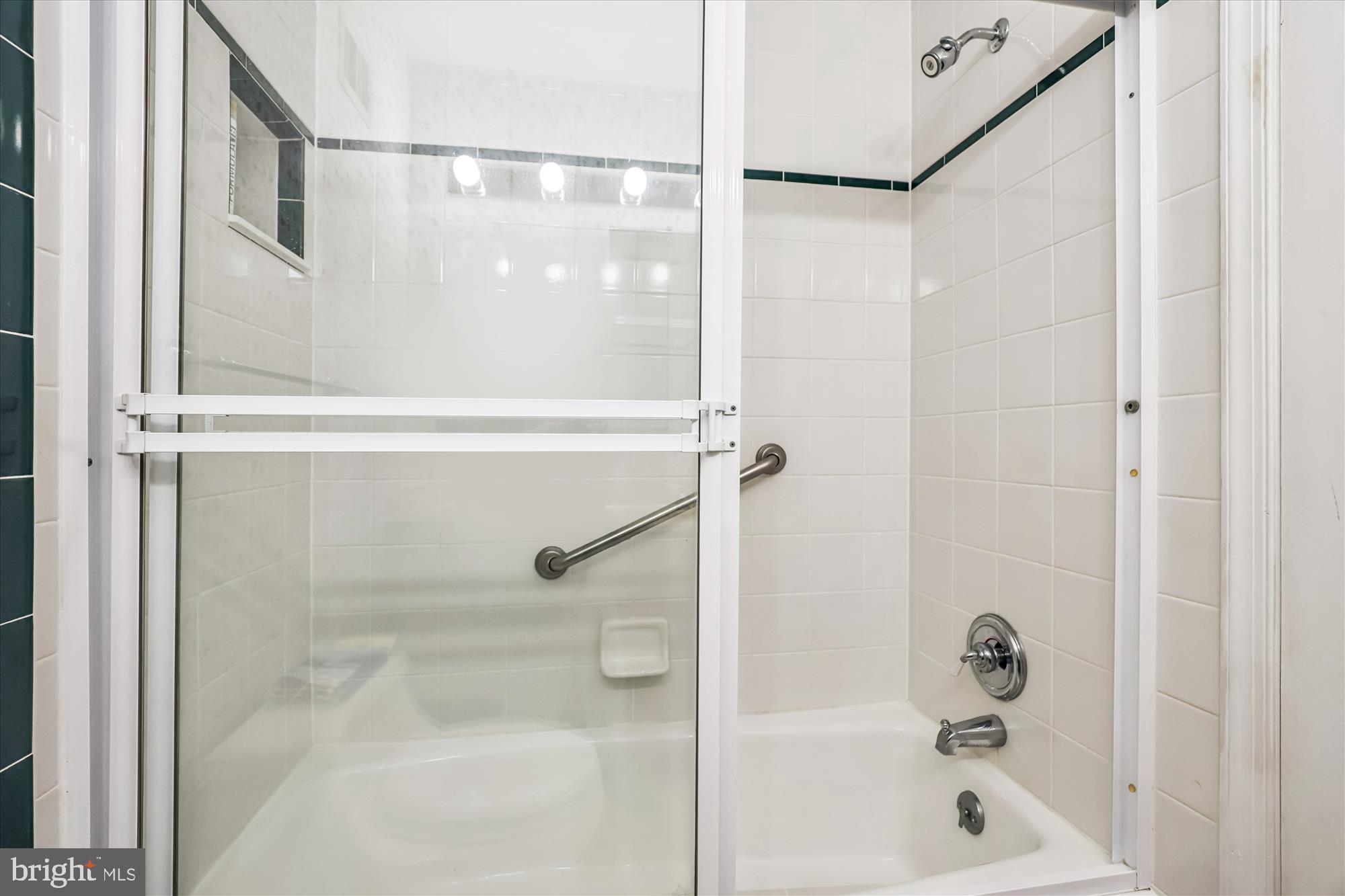 STONEYBROOKE - Residential