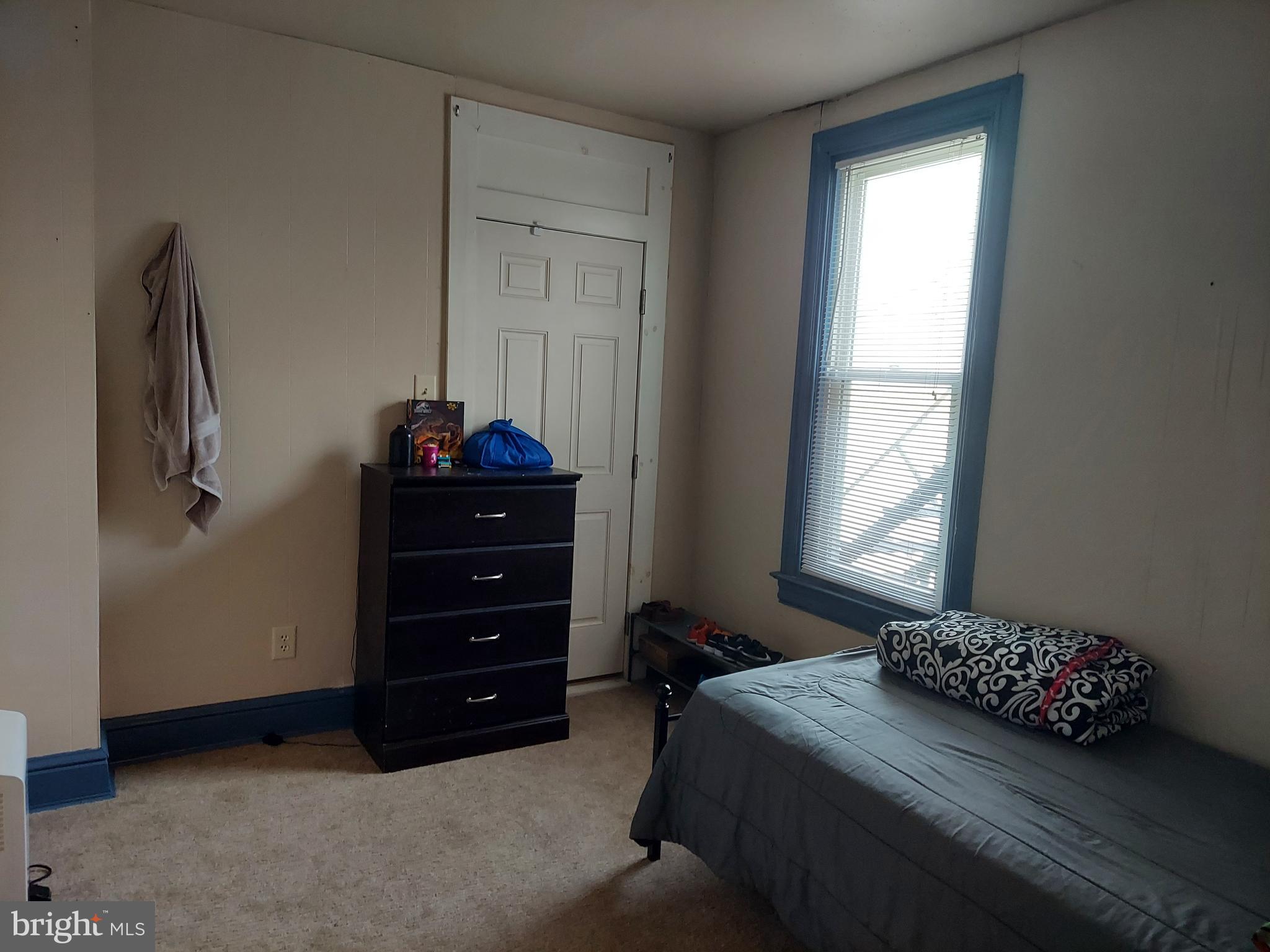 ALLEN FIELD - Residential Income