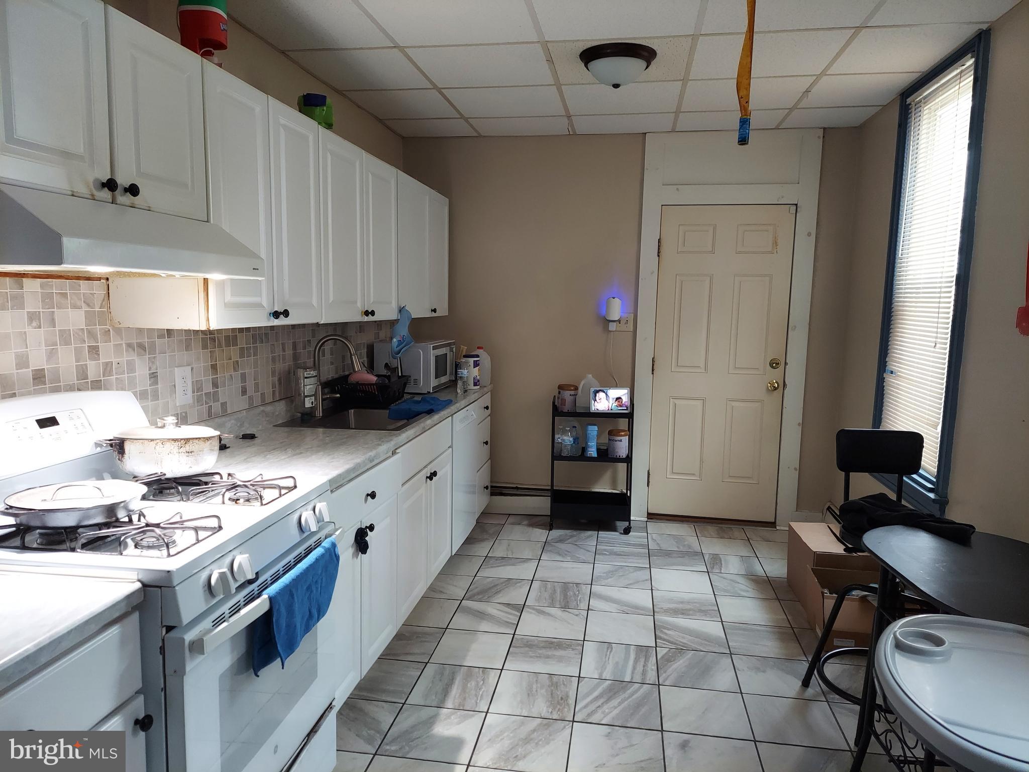 ALLEN FIELD - Residential Income