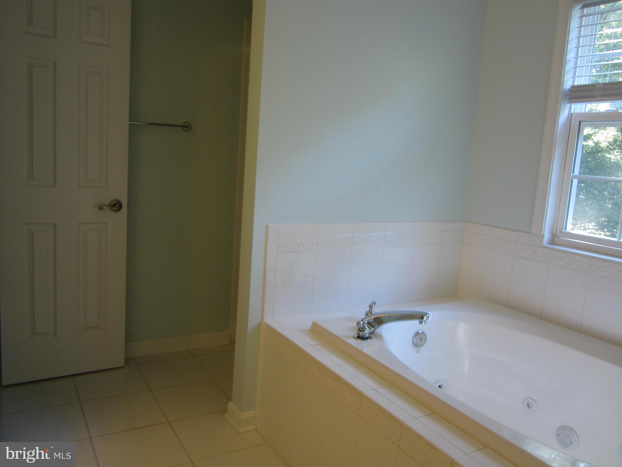 BROOKS CLUSTER - Residential Lease