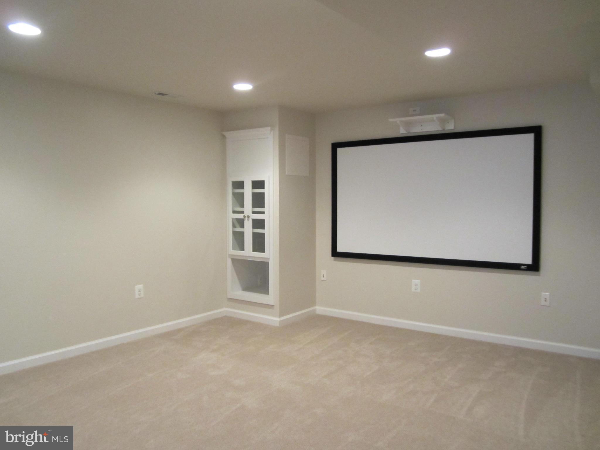 BROOKS CLUSTER - Residential Lease