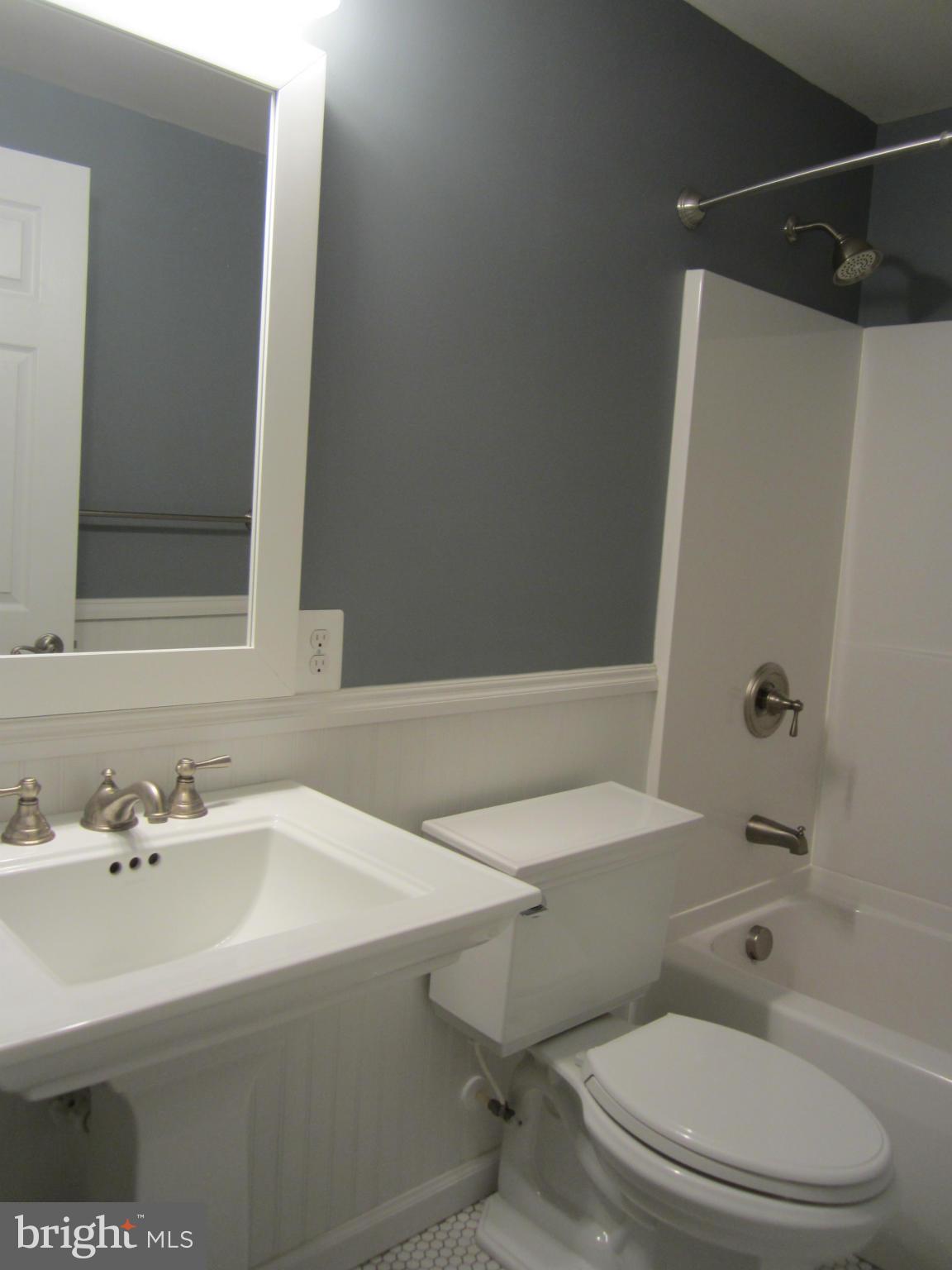 BROOKS CLUSTER - Residential Lease