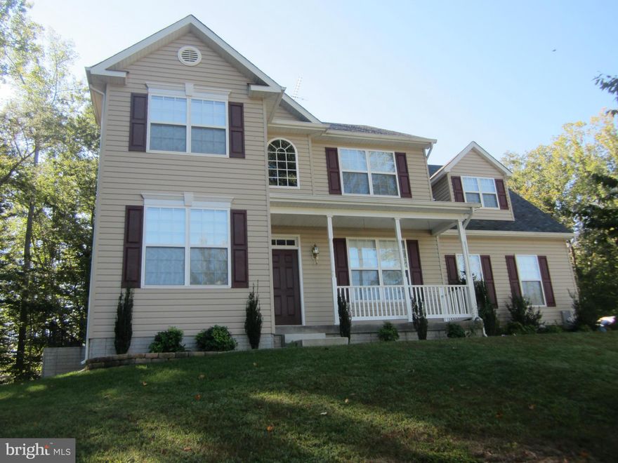 Great 5 bedroom home. Shows like new. Hardwood throughout, large rooms, bedroom level laundry room, and granite kitchen tops. Newly finished basement has a recreation room/ Media room if desired,(7.1 surround sound) with ceiling projector lift and built in stereo cabinet and book shelves. Network cable wired throughout. Near parks, school, shopping and 10 minute drive to PAX. Available NOW