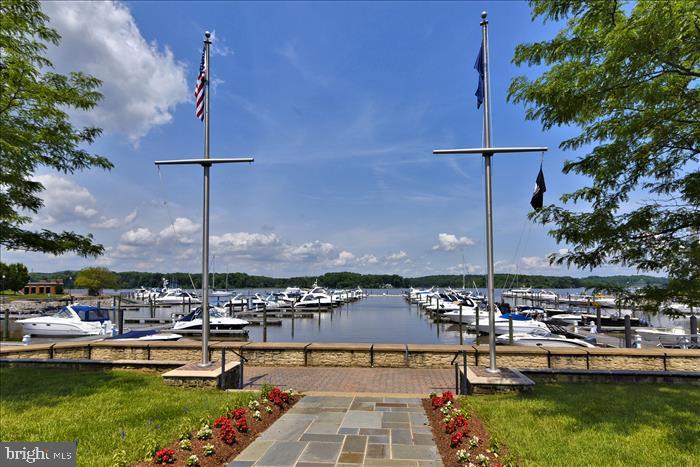 BELMONT BAY - Residential Lease