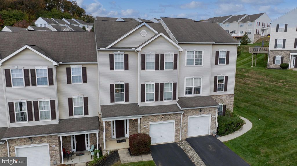 Photo of 442 Marion Road #442, YORK, PA 17406 (MLS # PAYK2093278)