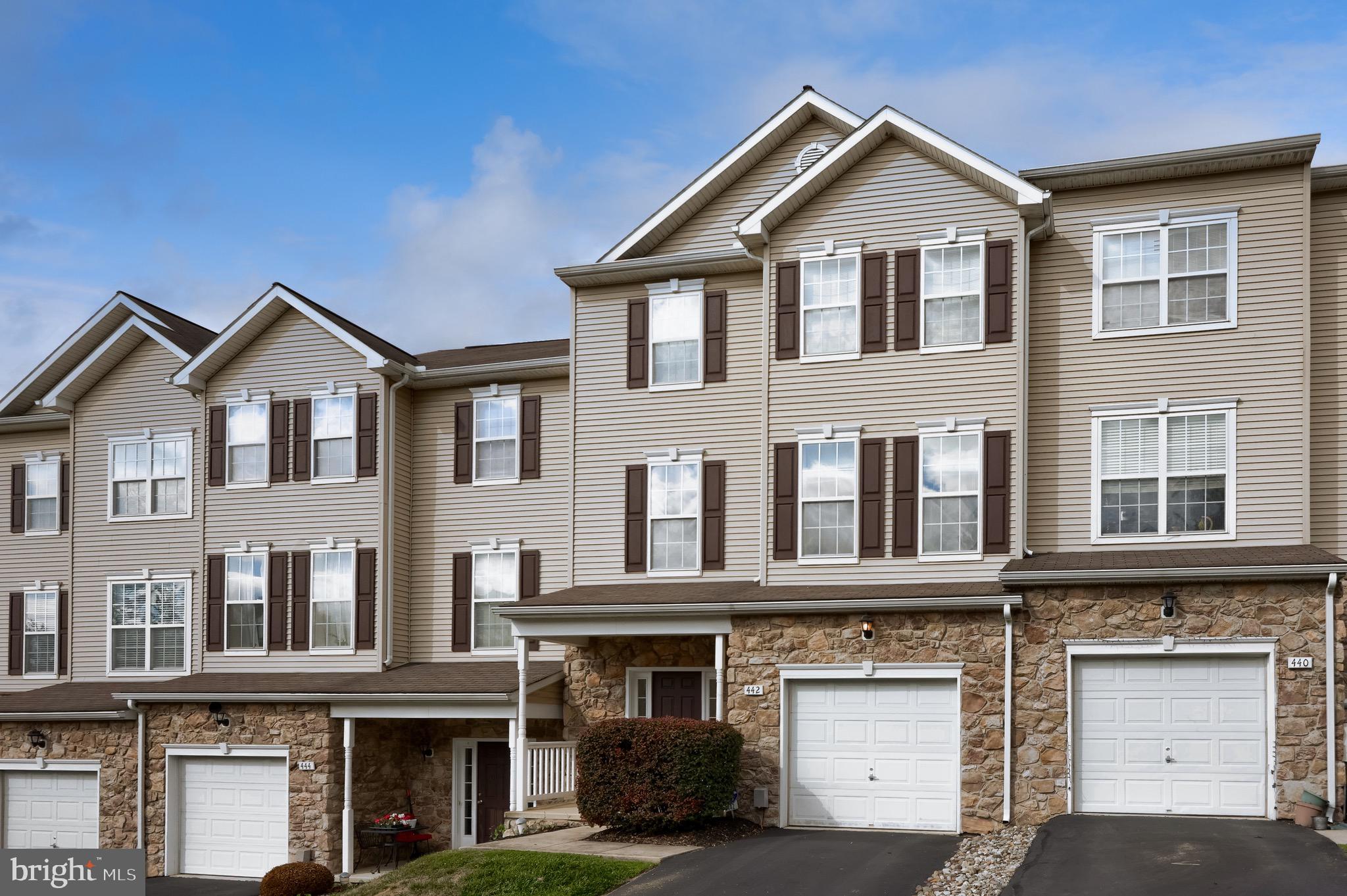 WOODCREST HILLS - Residential