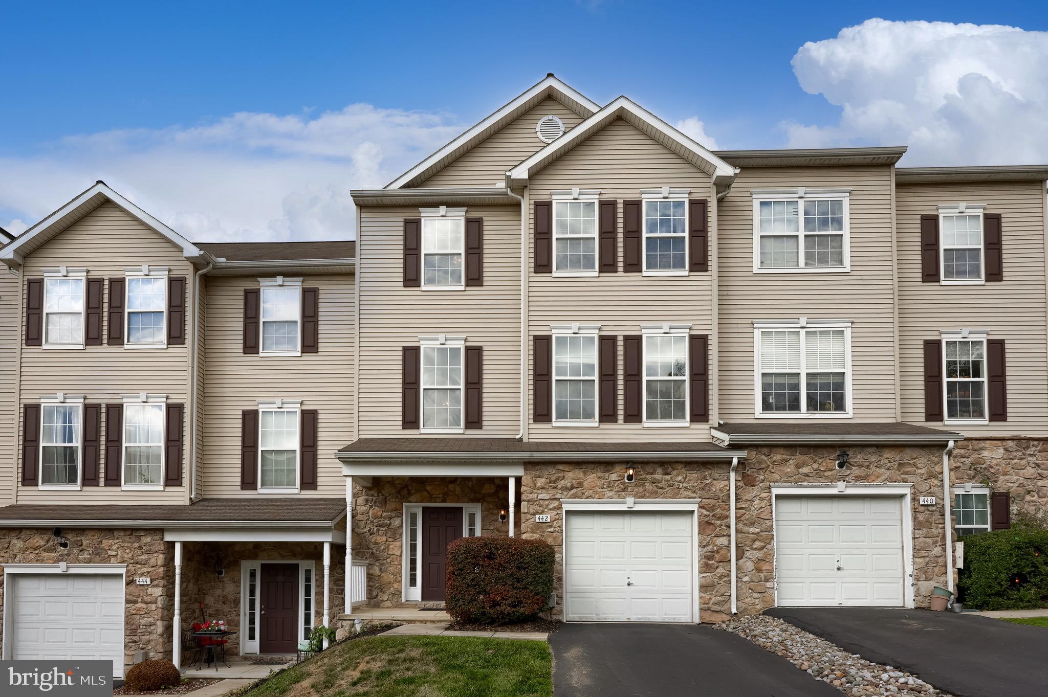 WOODCREST HILLS - Residential