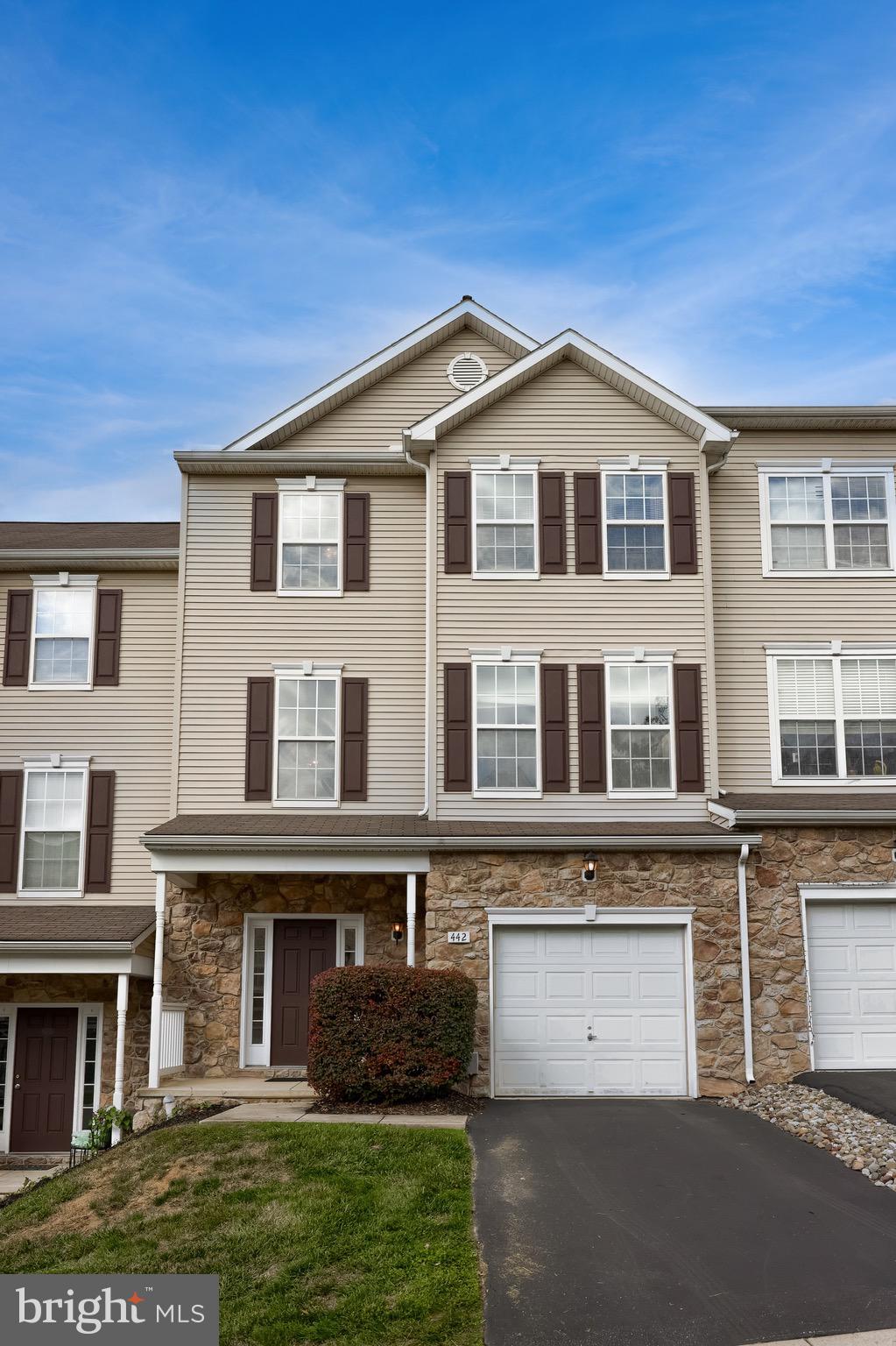 WOODCREST HILLS - Residential