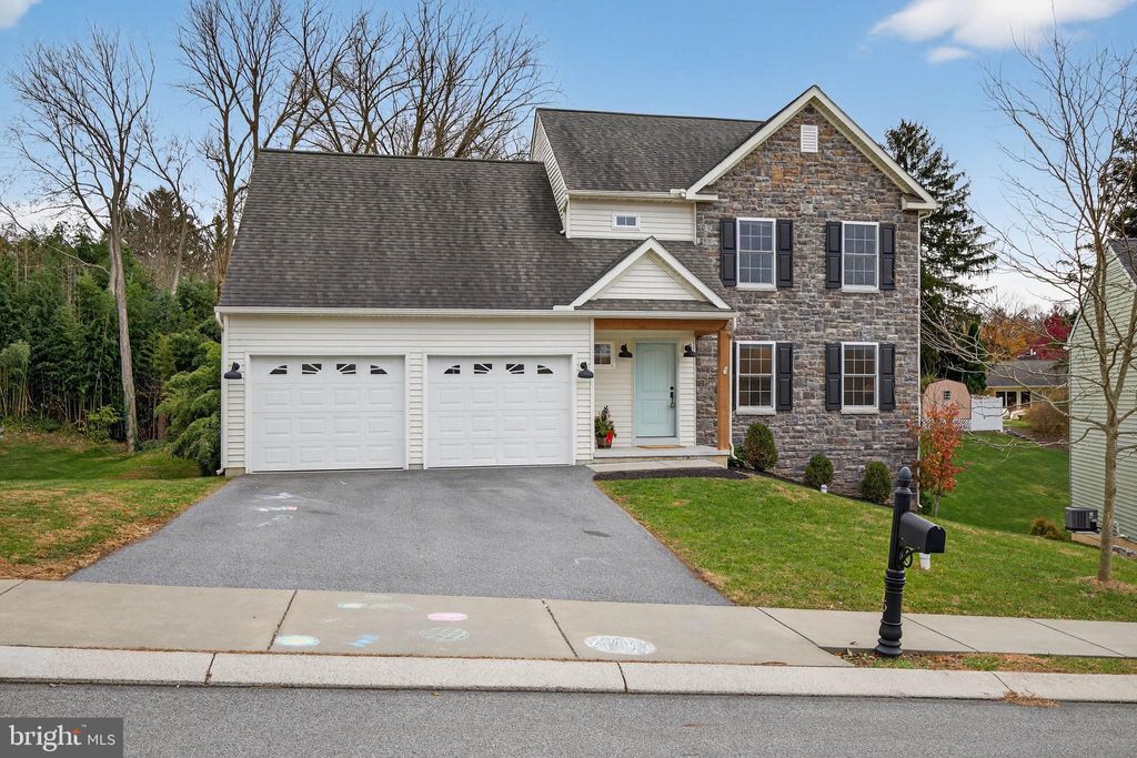 Photo of 6 Woodlyn Court, LANCASTER, PA 17603 (MLS # PALA2079960)