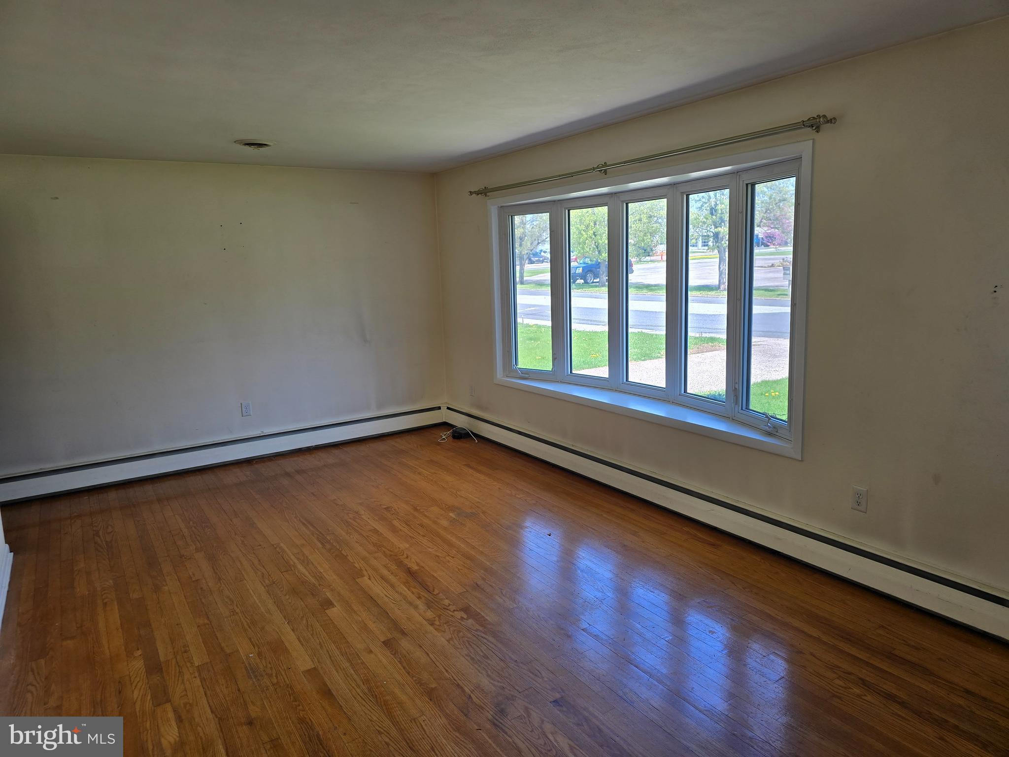 TWIN OAKS - Residential