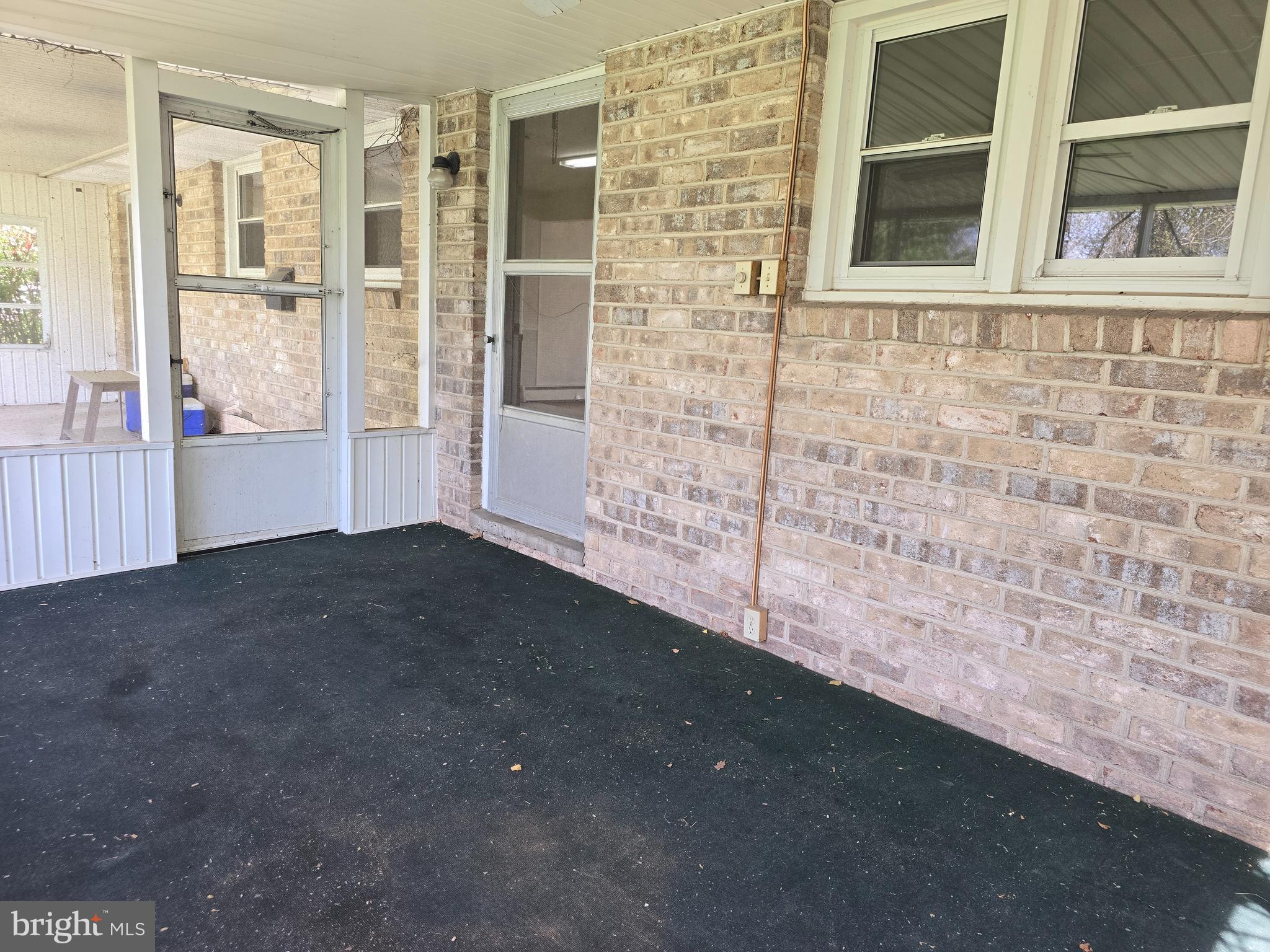 TWIN OAKS - Residential