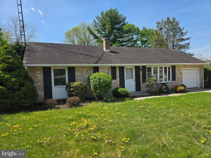 Four-sided brick ranch style home in desirable Twin Oaks.  Located very close to Gettysburg High School, grocery store and battlefield.  Home offers 3 bedrooms, a large screened porch, full unfinished basement and an attached garage.  Public utilities with central air conditioning and natural gas heat.  Update this home and make it your own.