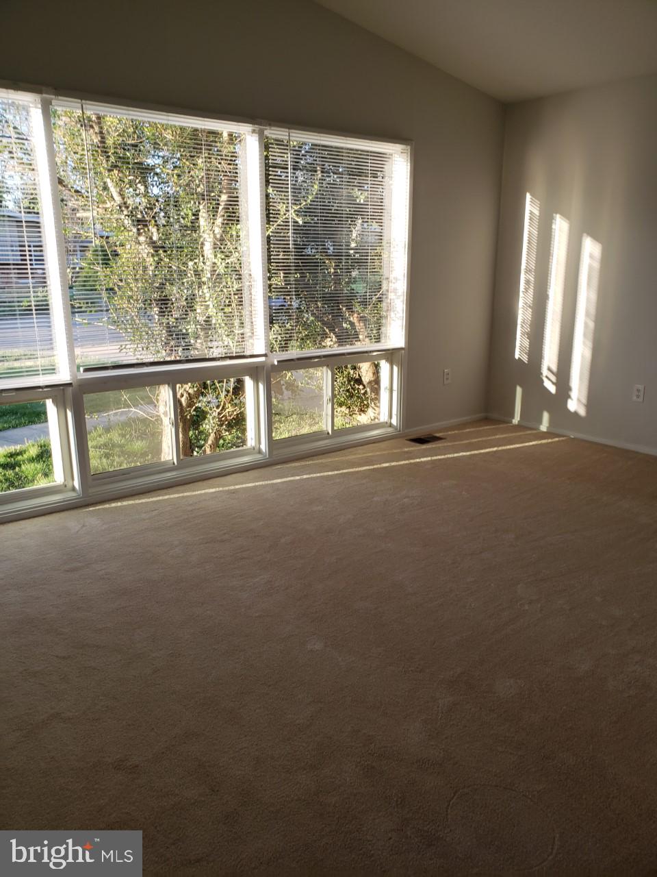 RIDGE VIEW ESTATES - Residential Lease