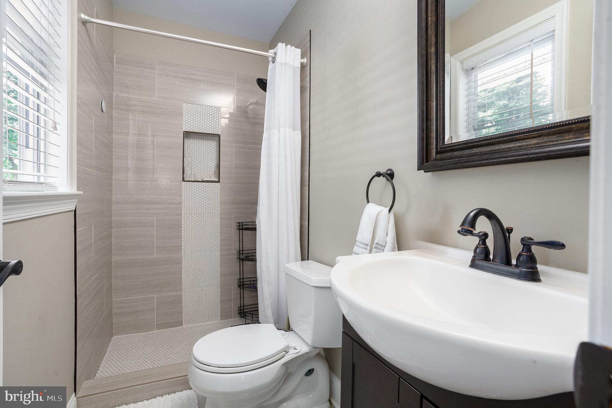 ROSE HILL FARMS - Residential Lease