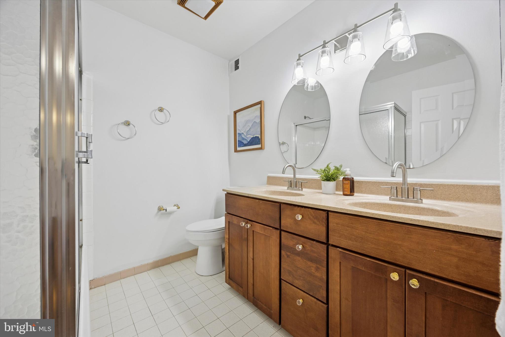 STOTESBURY TWHSE - Residential