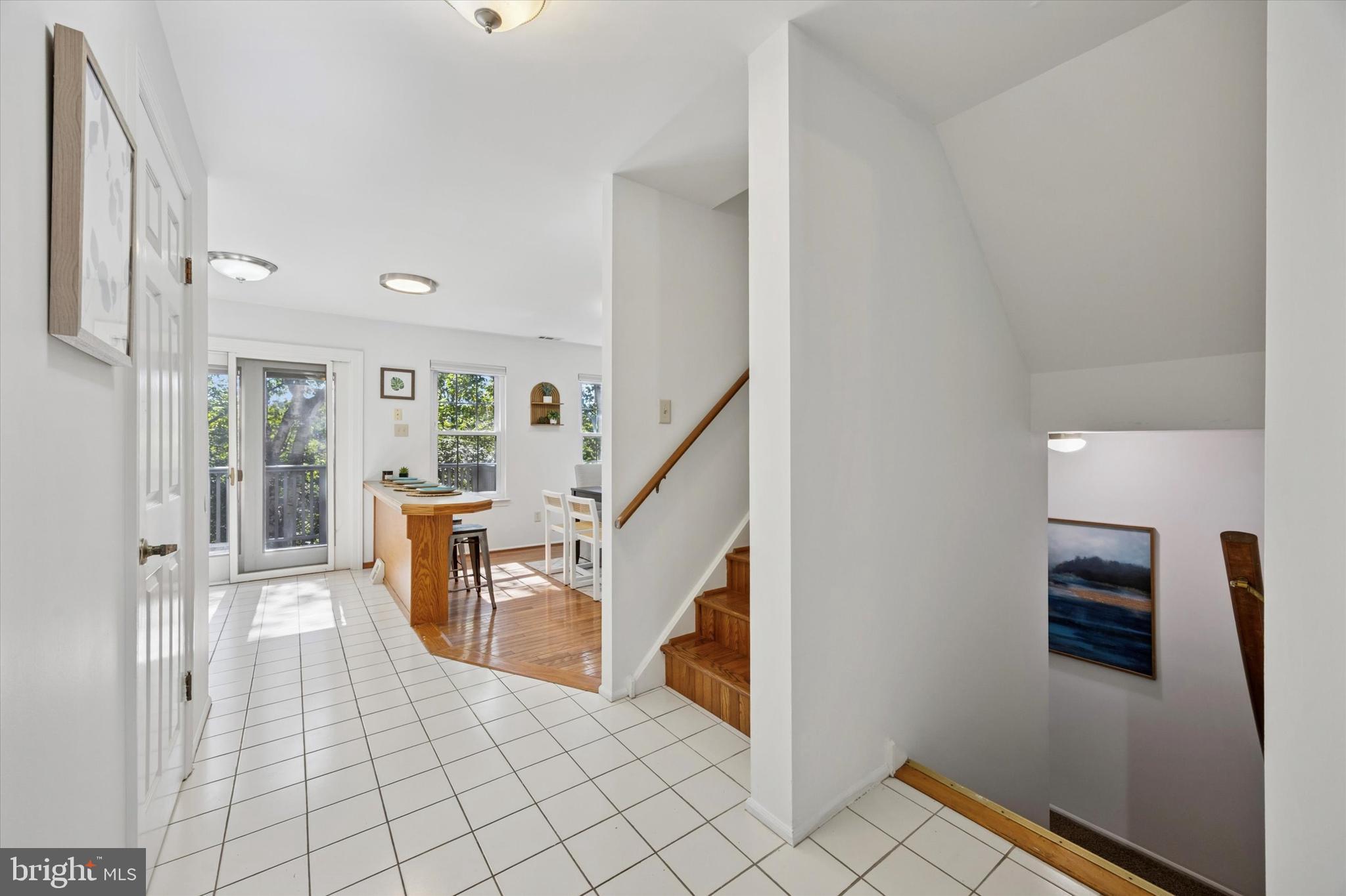 STOTESBURY TWHSE - Residential