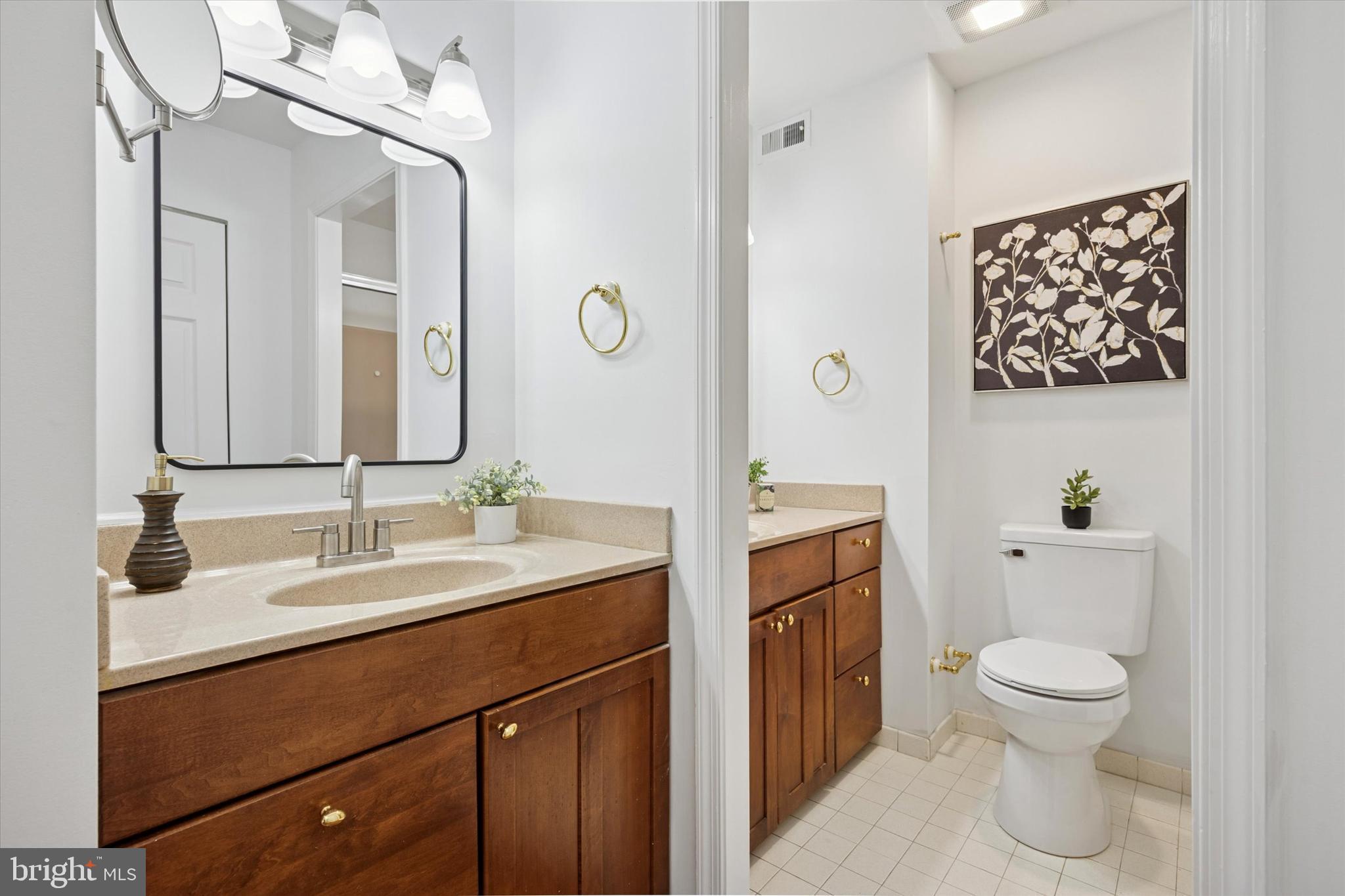 STOTESBURY TWHSE - Residential