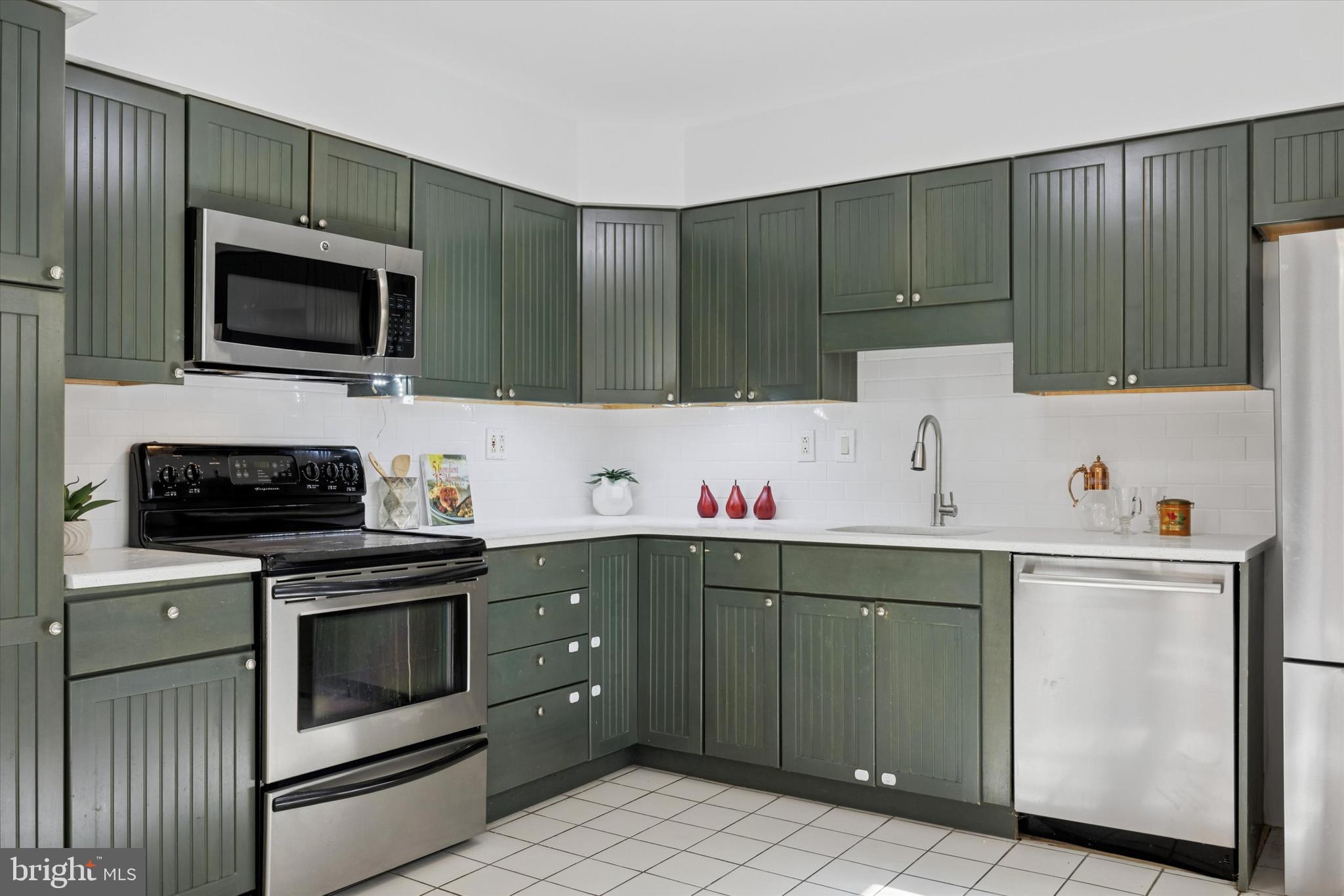 STOTESBURY TWHSE - Residential