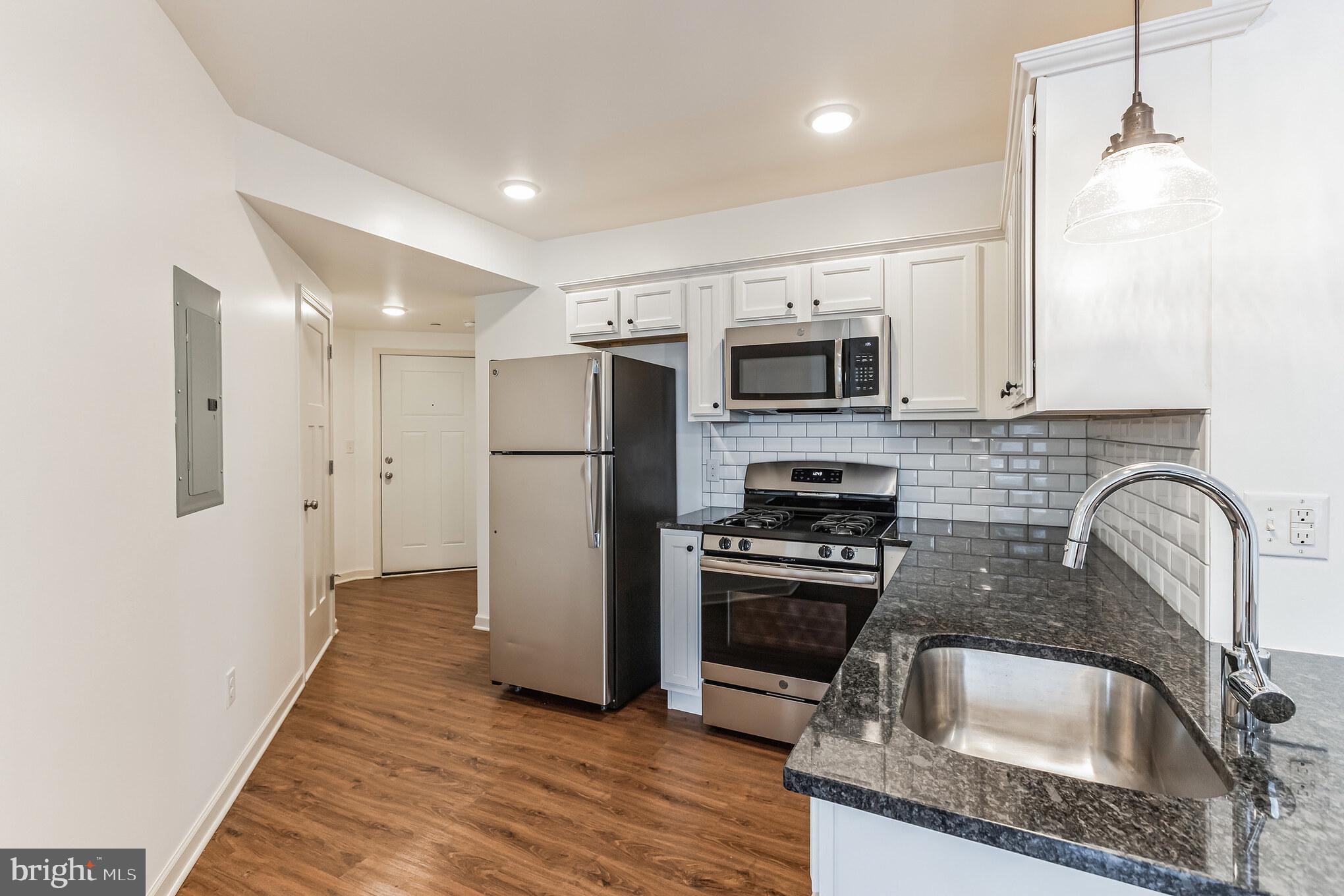 ROXBOROUGH - Residential Lease