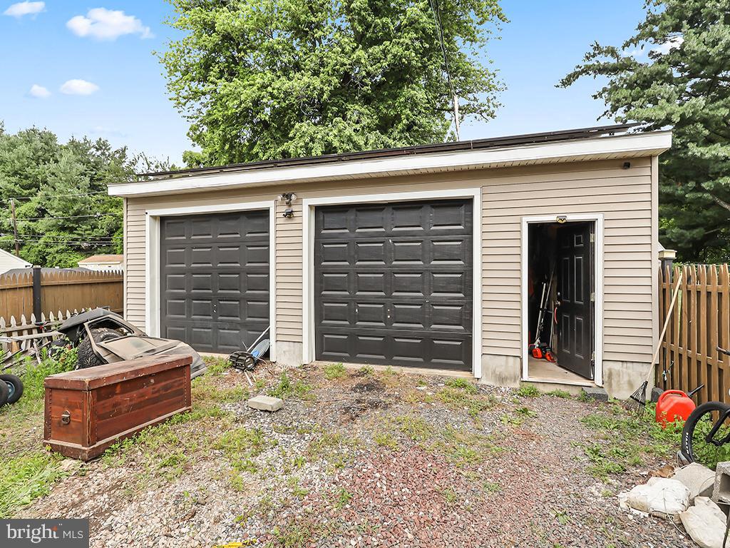 86 WOODLAWN ROAD