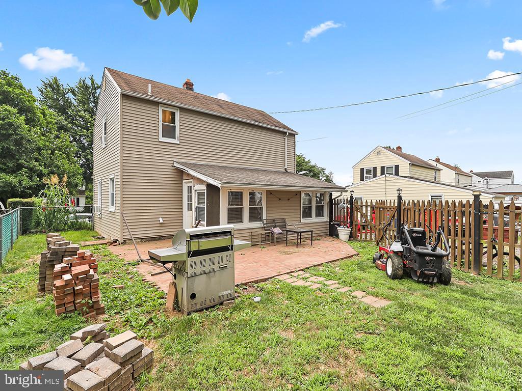86 WOODLAWN ROAD